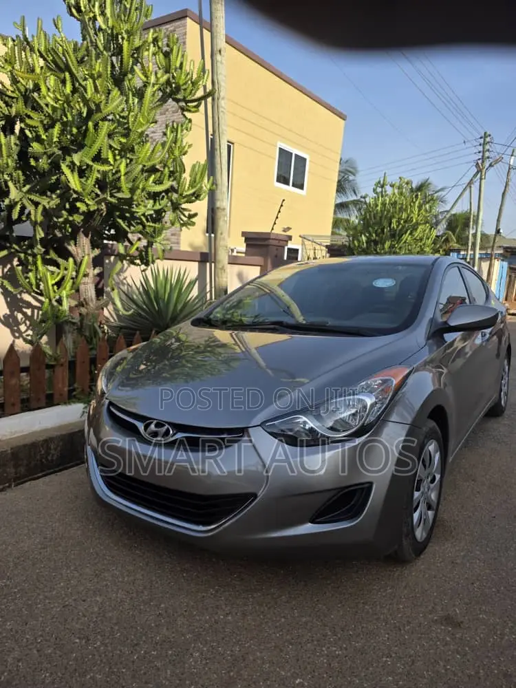 Hyundai Elantra GLS Sedan FWD (1.8L 4cyl 6A) 2013 Gray
