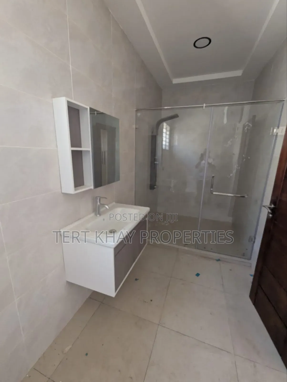 4bdrm House in The Mall, Achimota for rent