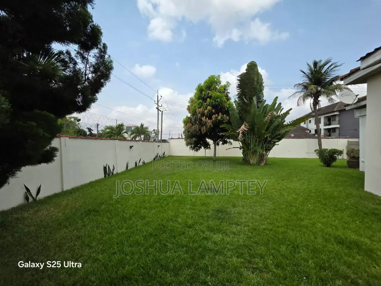 5bdrm House in East Legon Estate, Boundary Road Area for rent