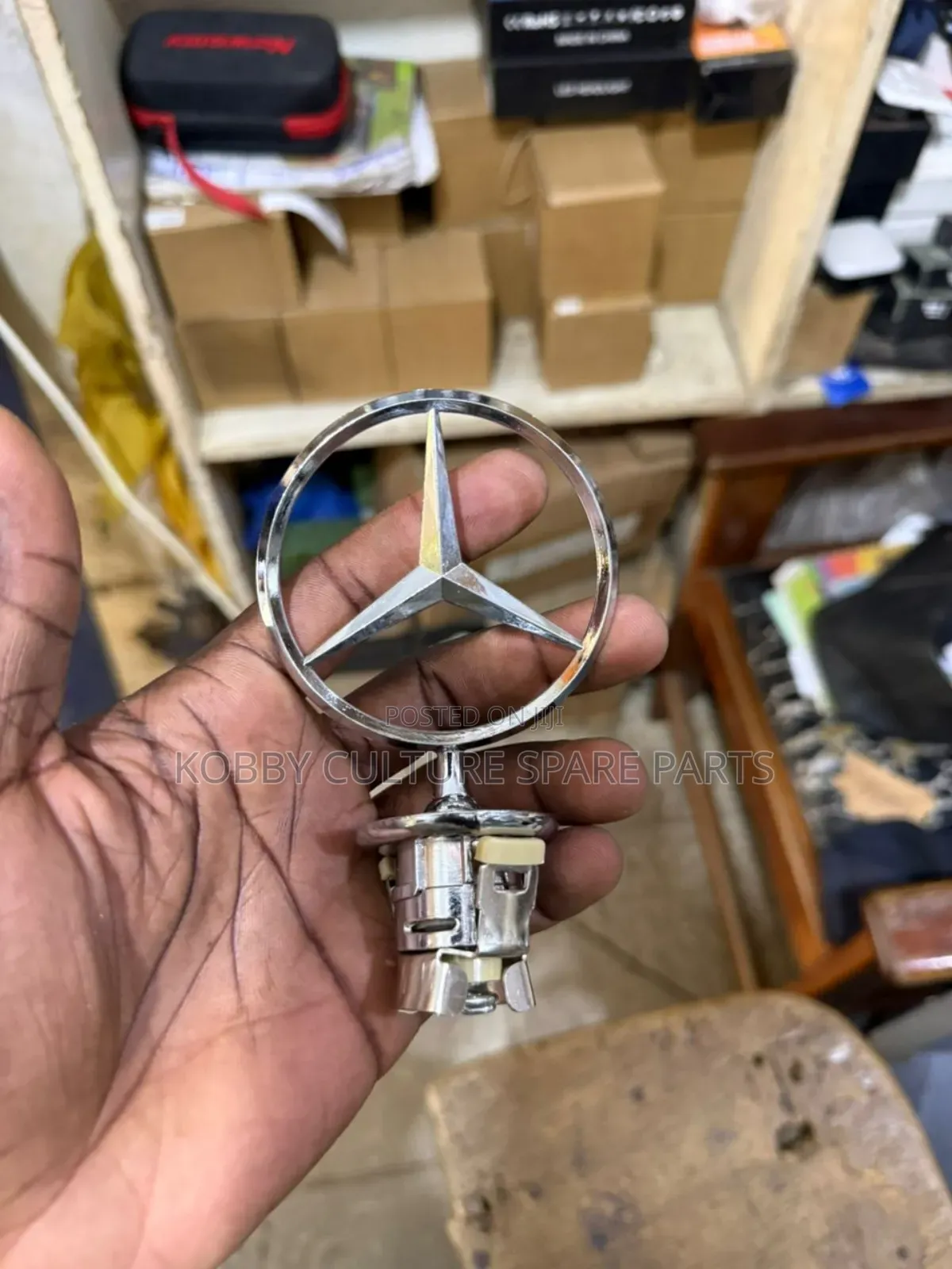 Original Mercedes-Benz Crowns Available for All Cars