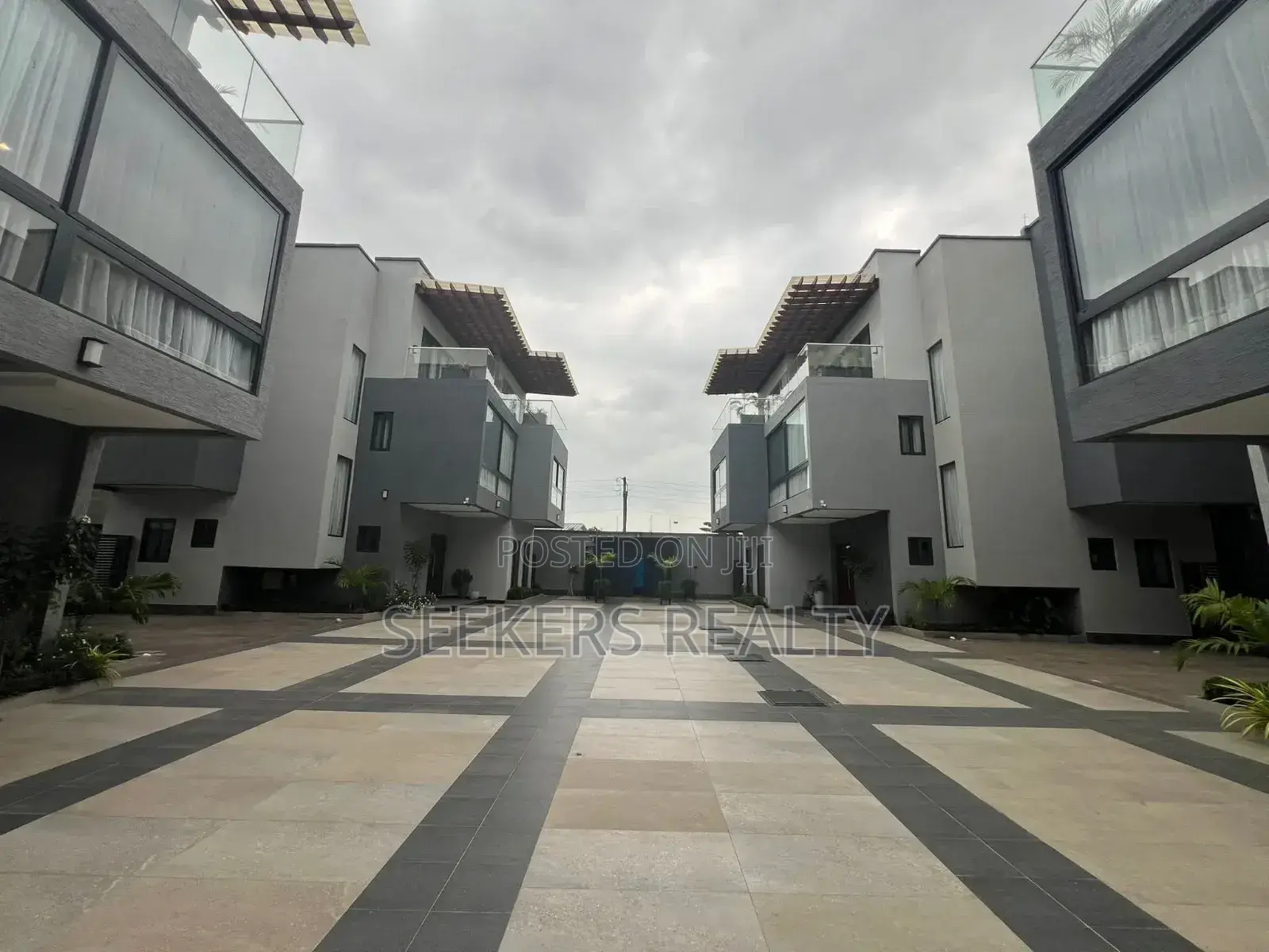Furnished 4bdrm Townhouse / Terrace for rent
