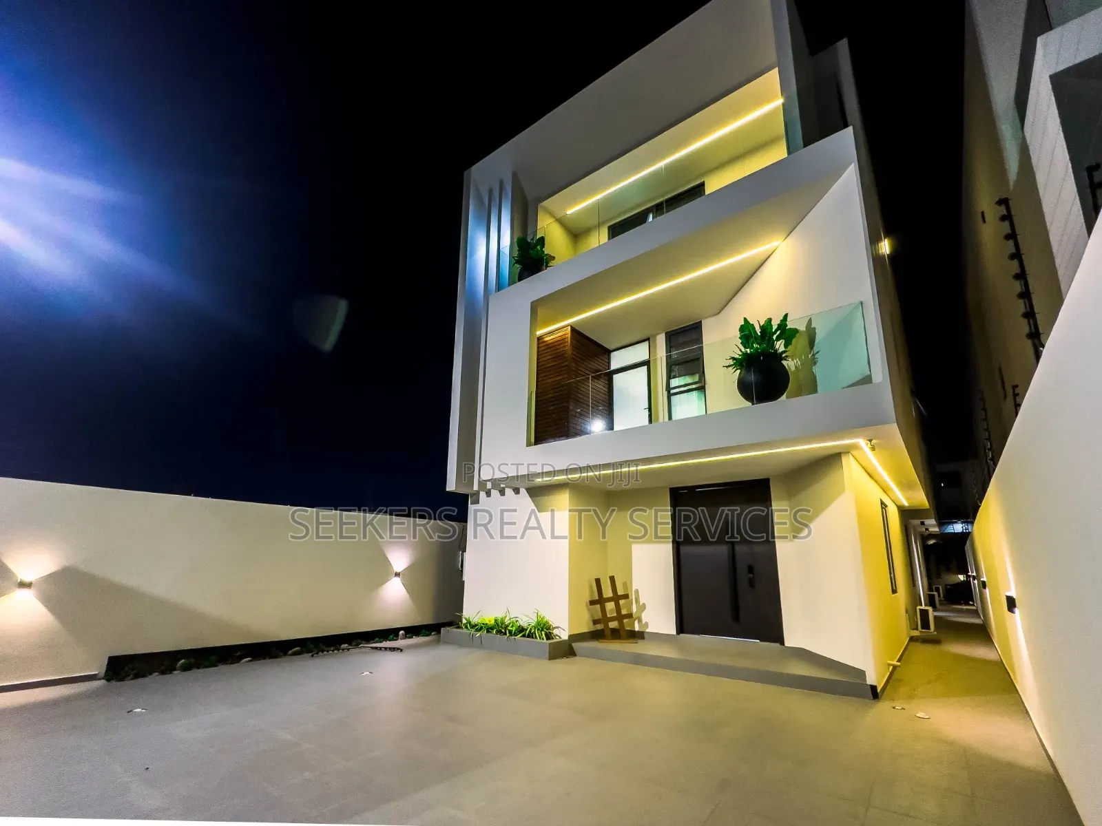 Furnished 4bdrm House in Seekers Realty, Accra Metropolitan for sale
