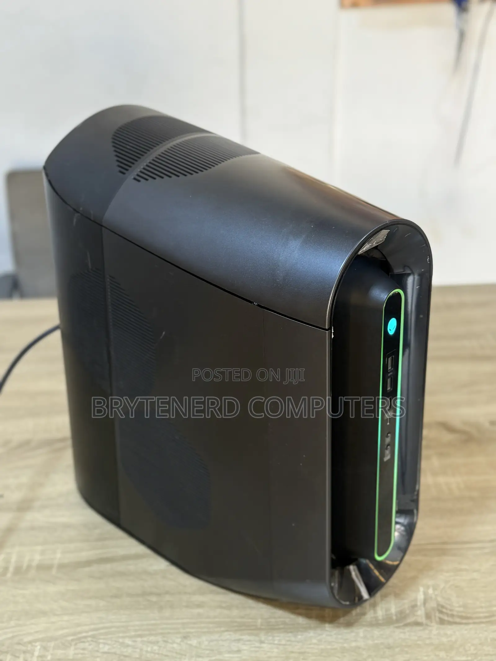 Desktop Computer Dell Alienware Aurora R12 32GB Intel Core i7 SSD 1T