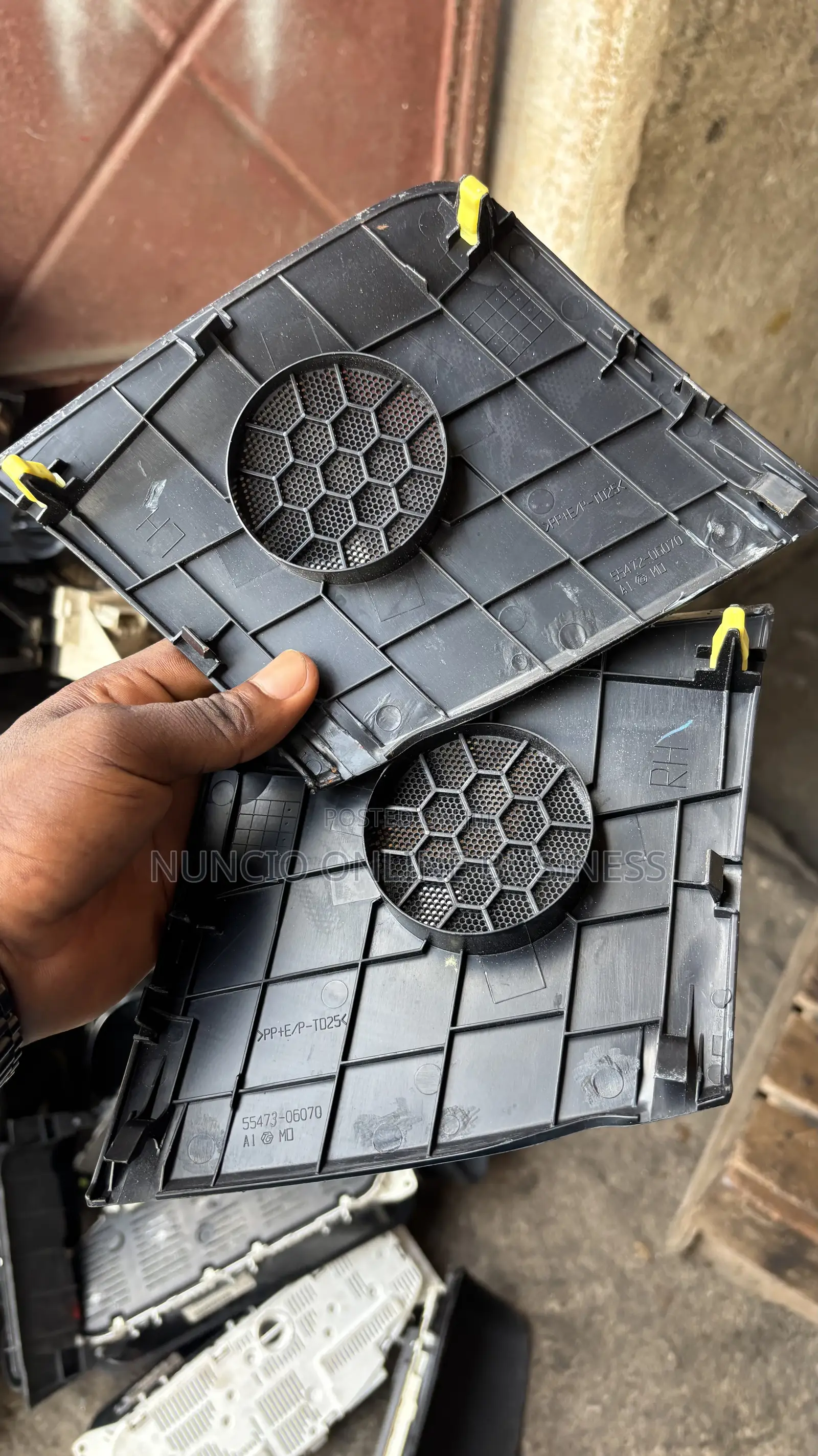 Camry Spider 2012 Speaker Cover