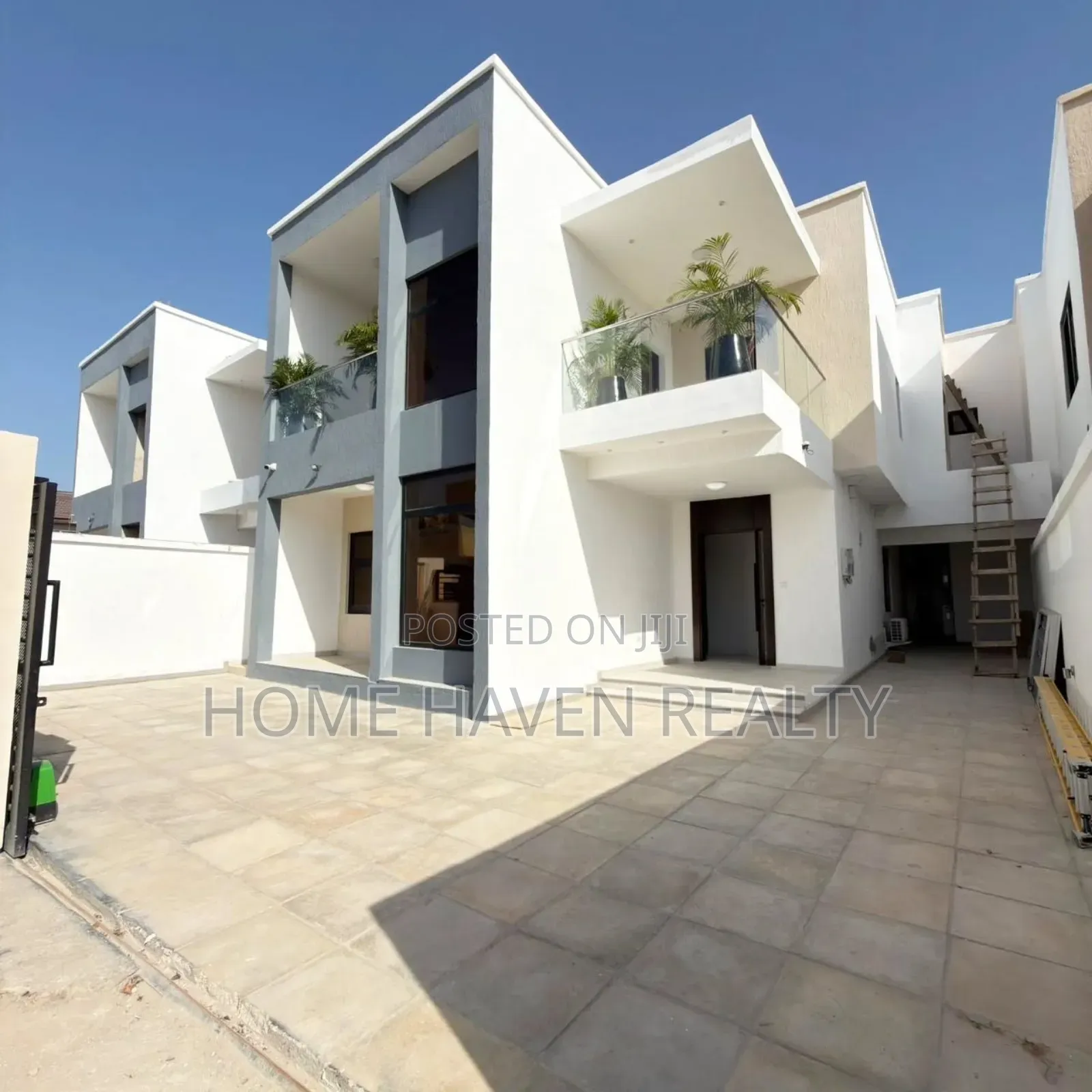 3bdrm House in East Airport, Tseaddo for sale