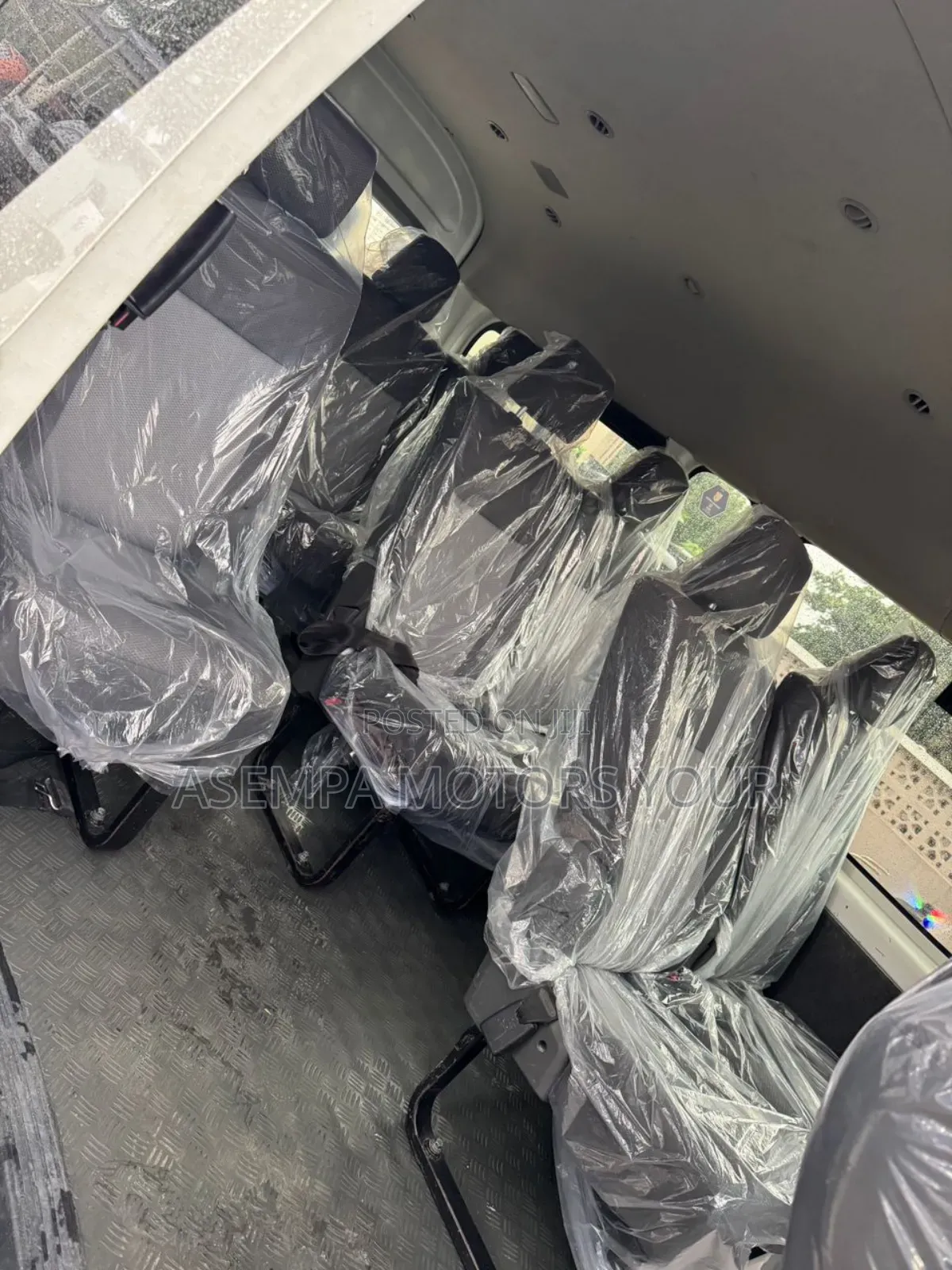 Toyota HiAce 2021 White