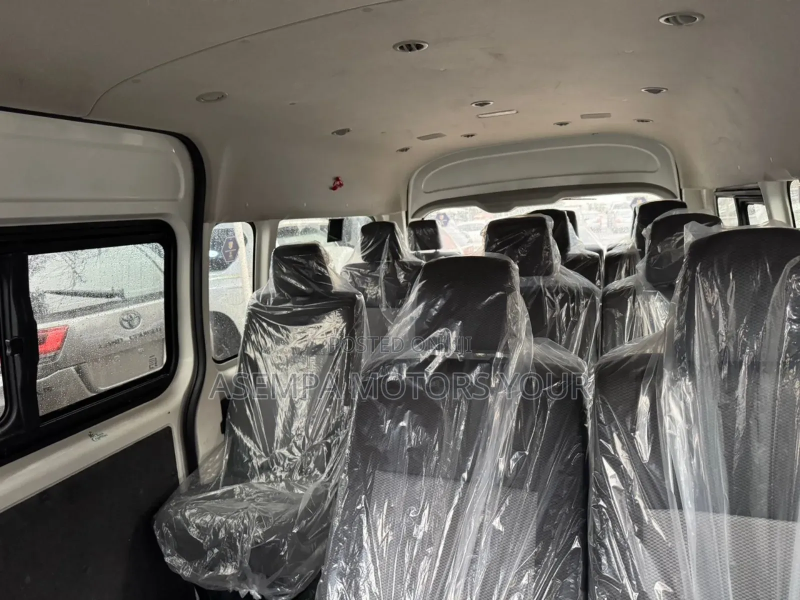Toyota HiAce 2021 White