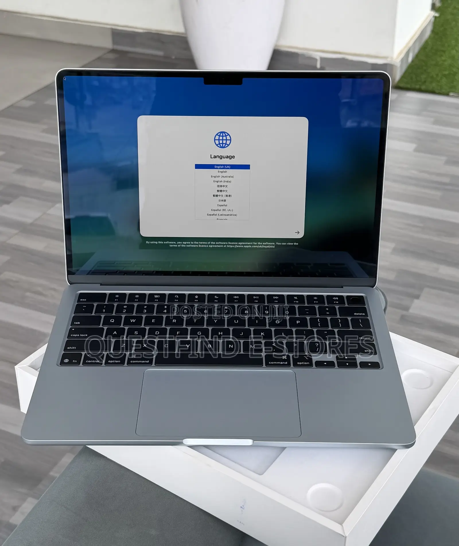 New Laptop Apple MacBook Air 2025 M4 13-inch 16GB Apple M4 SSD 256GB