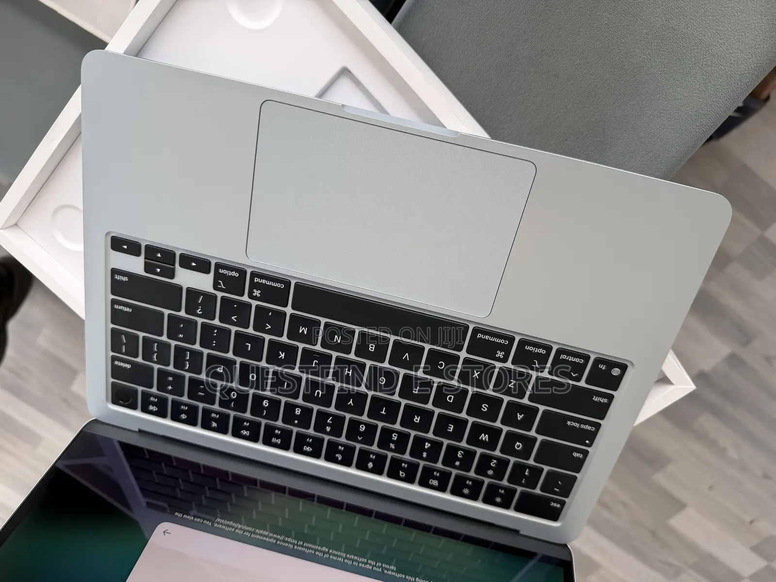New Laptop Apple MacBook Air 2025 M4 13-inch 16GB Apple M4 SSD 256GB