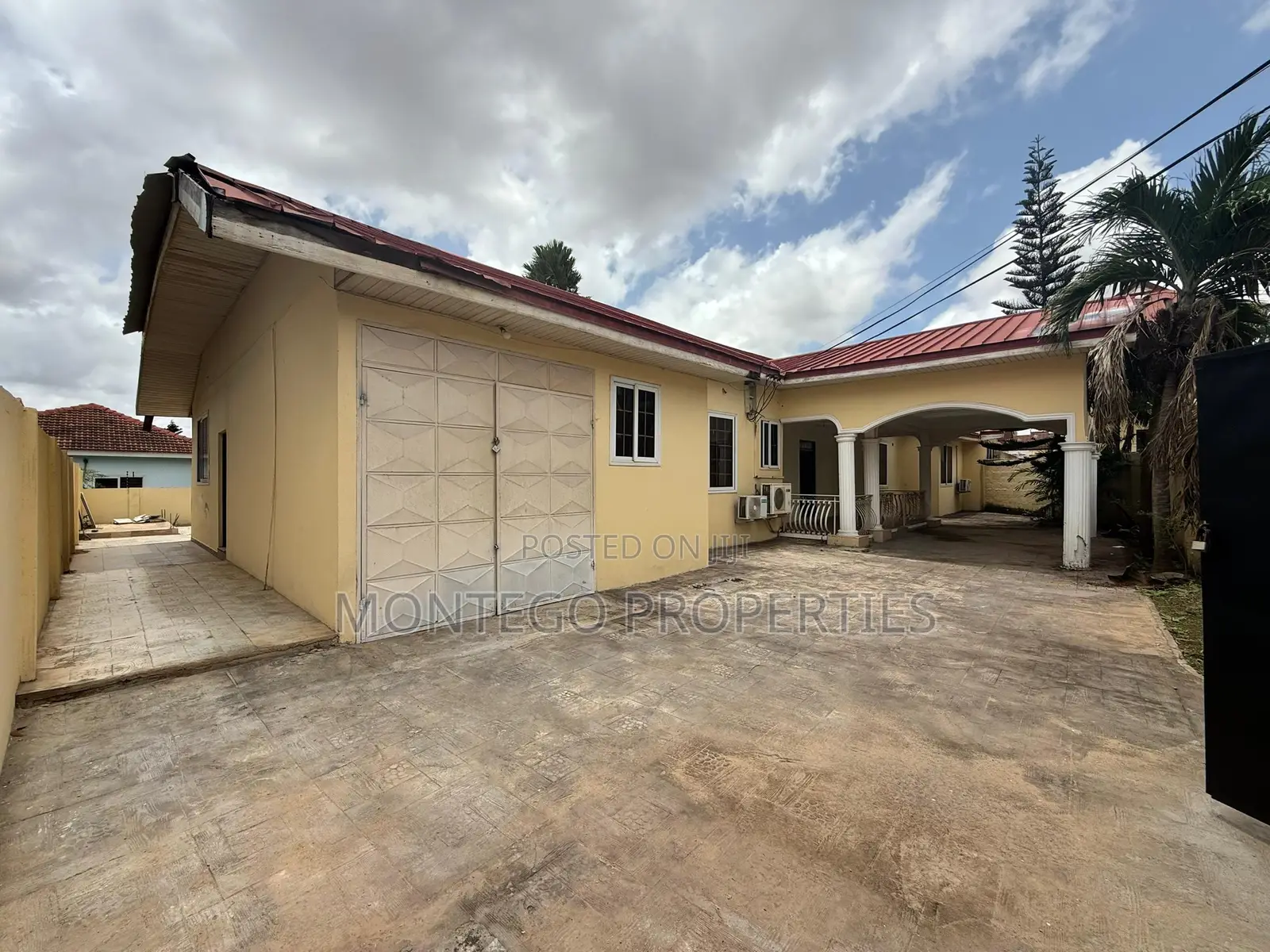 5bdrm House in East Legon Ogbojo for sale
