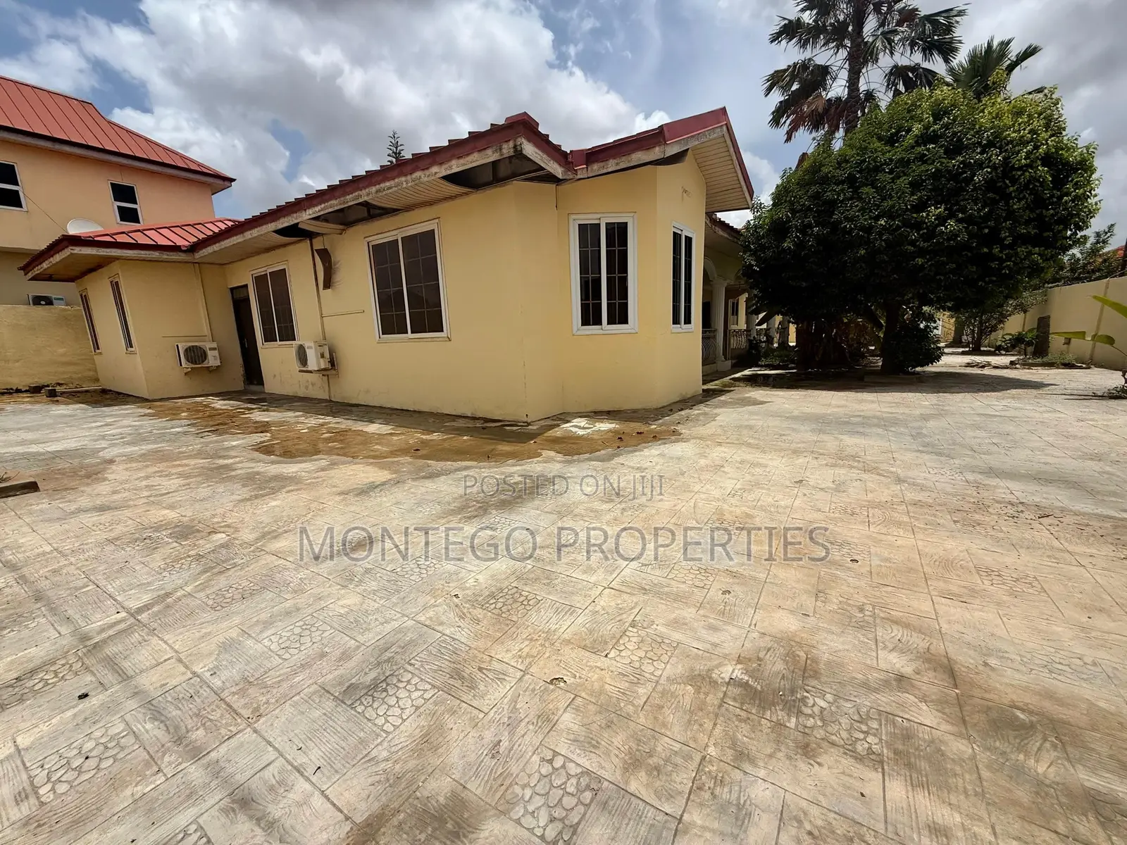 5bdrm House in East Legon Ogbojo for sale