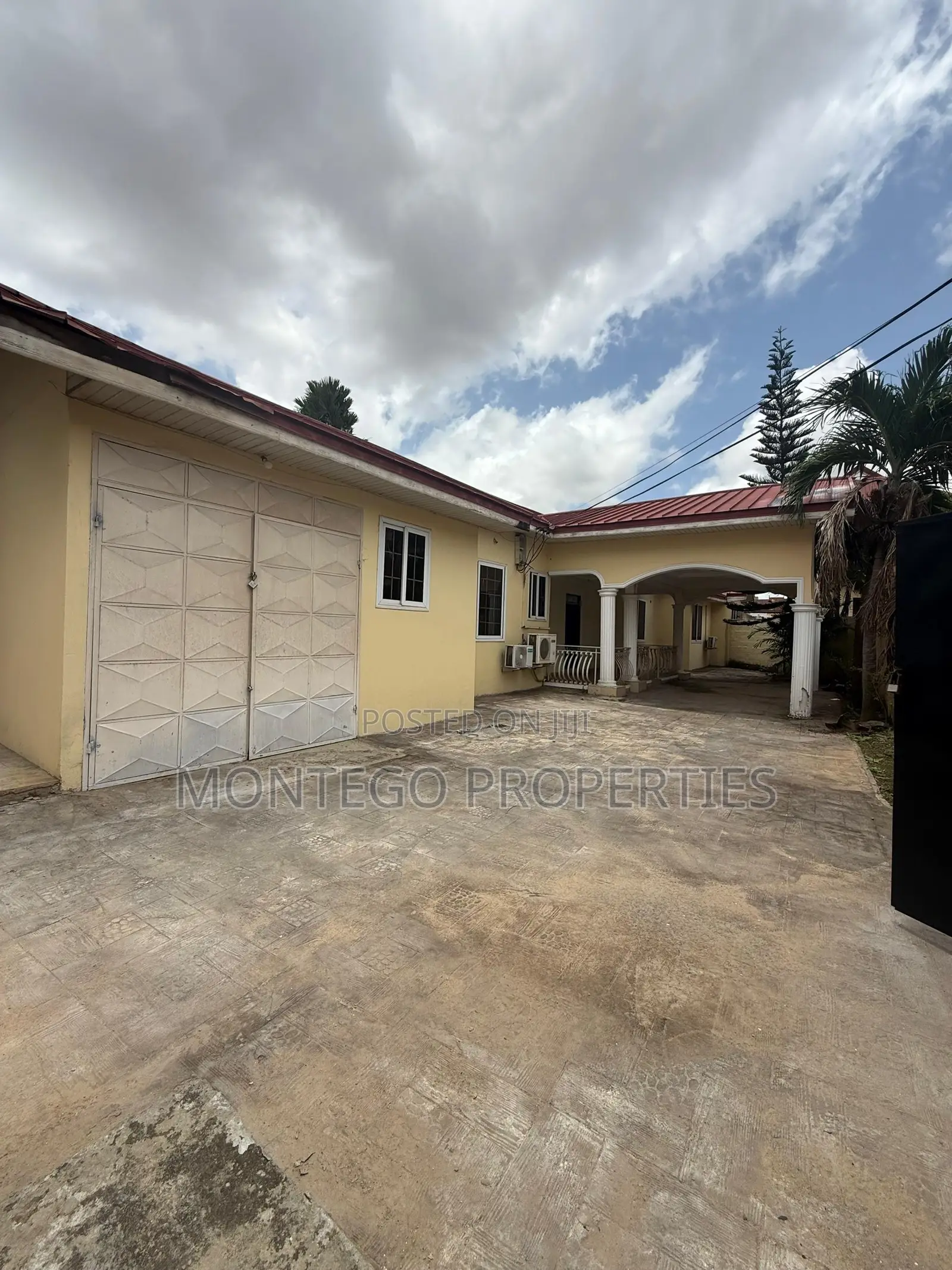 5bdrm House in East Legon Ogbojo for sale