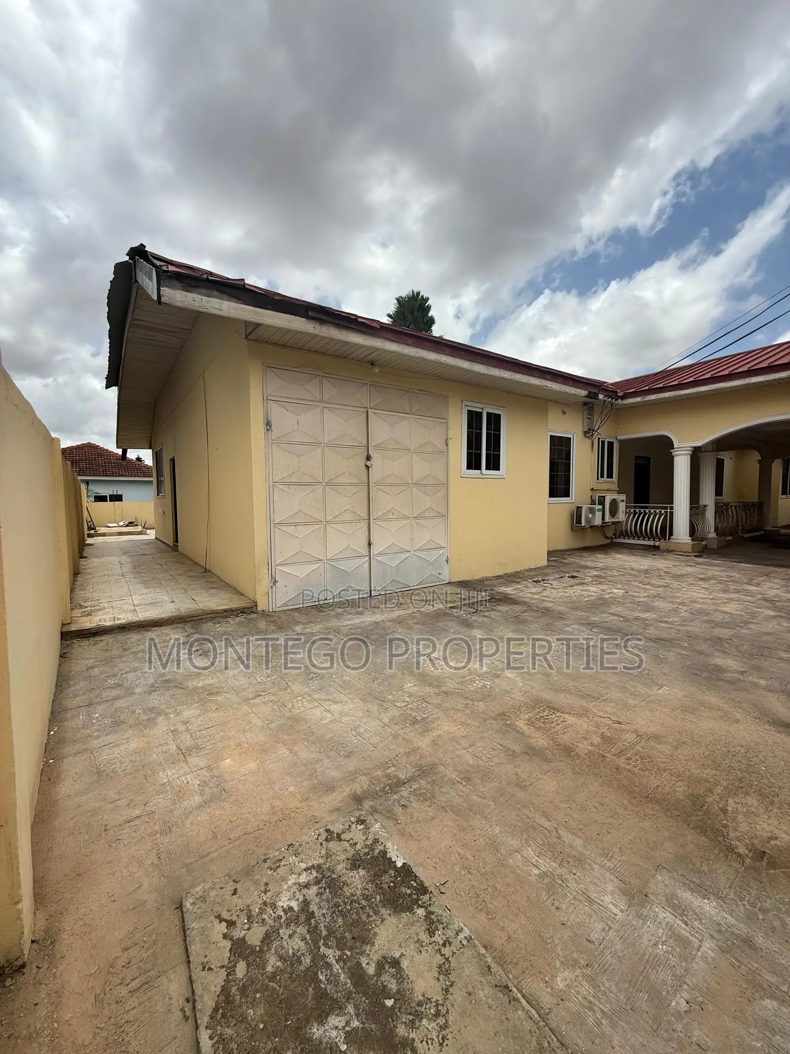 5bdrm House in East Legon Ogbojo for sale