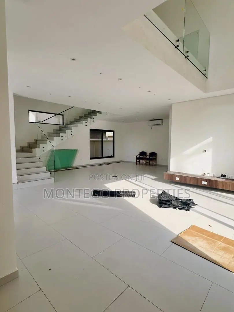 4bdrm House in East Legon, Adjiriganor for sale