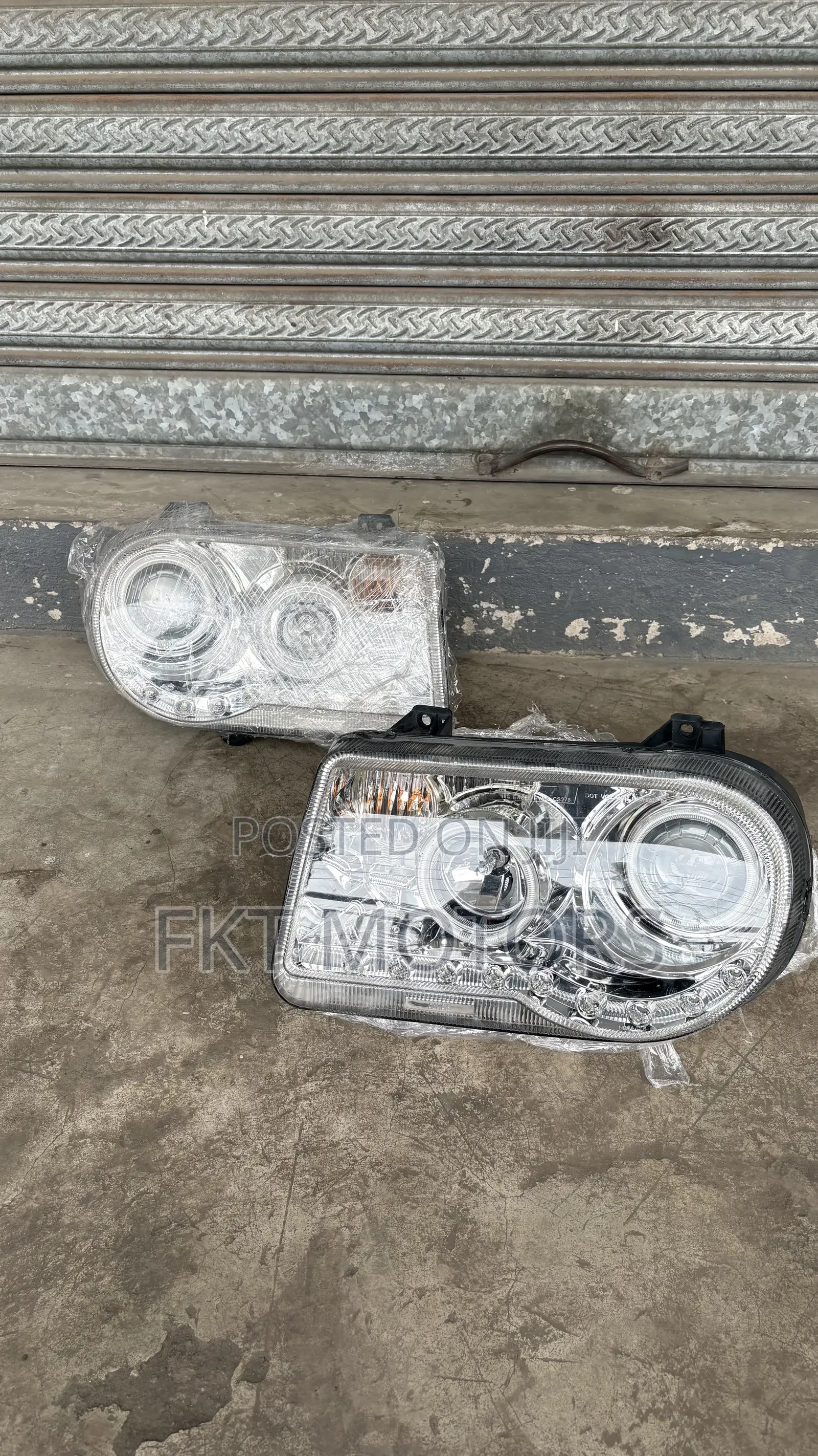 Chrysler 300c Headlights Spec 2005,2006,2007,2008,2009,2010