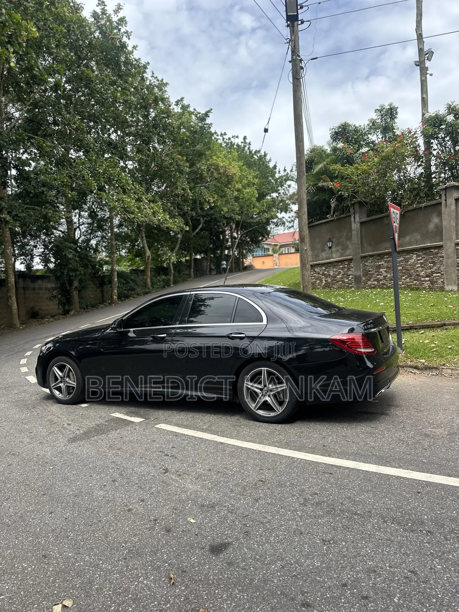 Mercedes-Benz E300 2018 Black