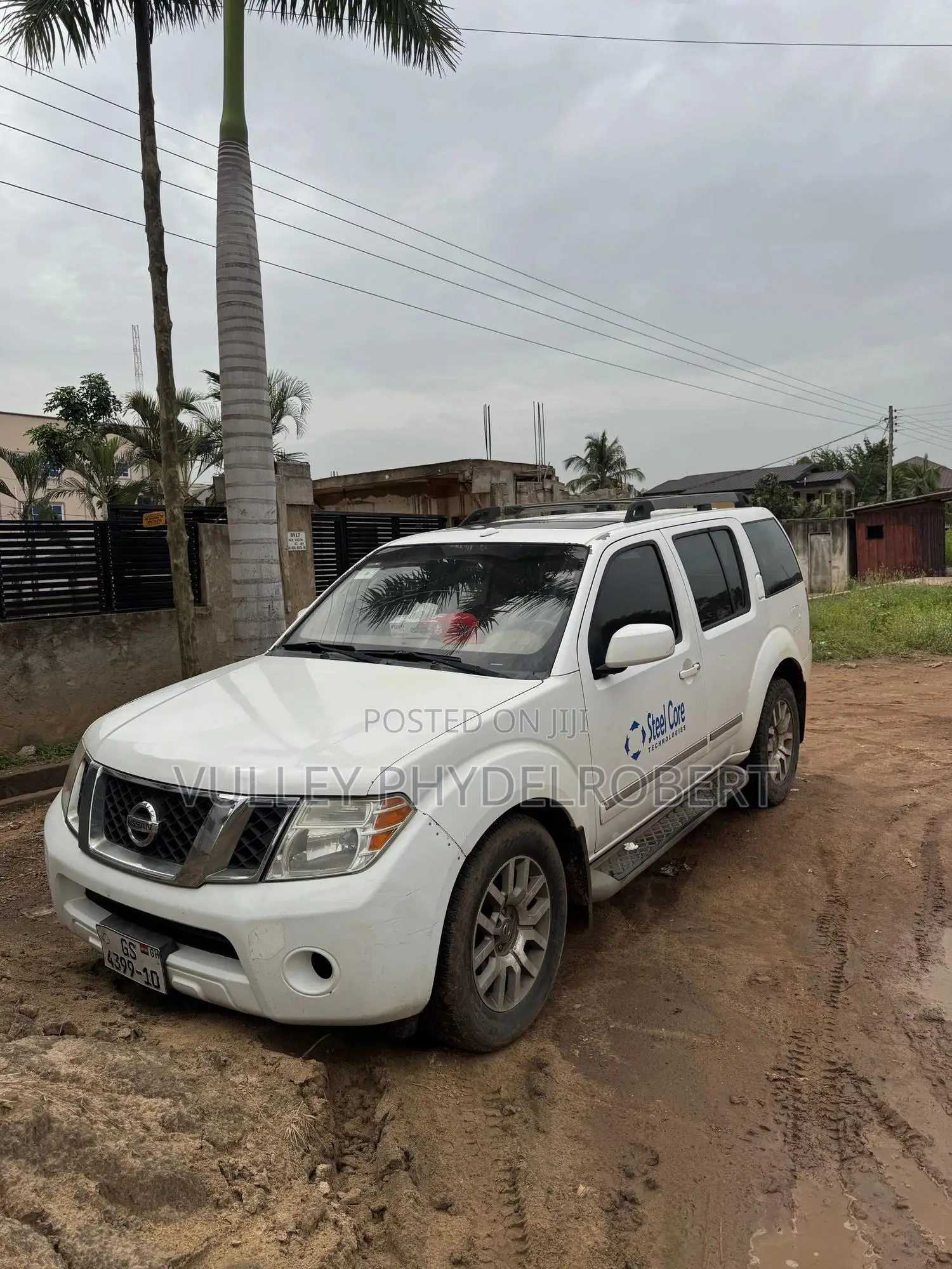 Nissan Pathfinder LE 2008 White