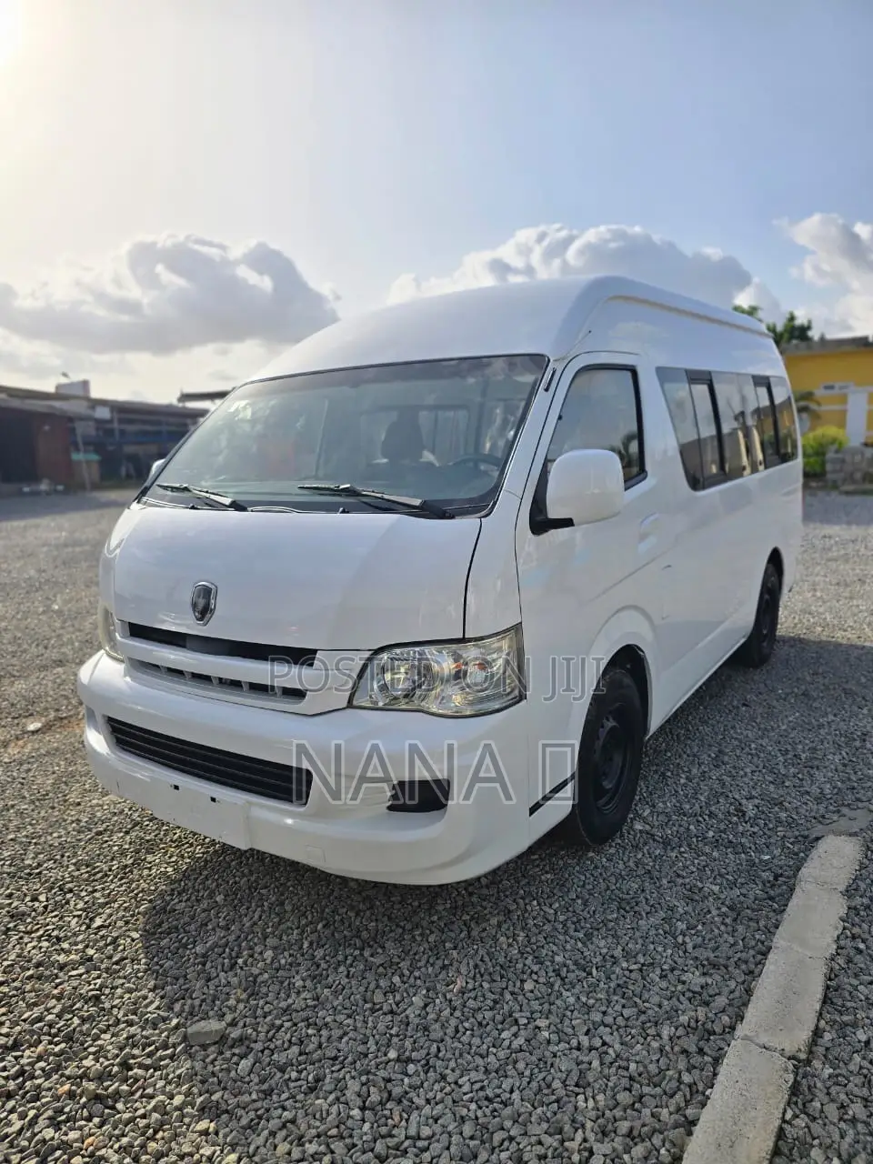 Toyota HiAce 2013 White