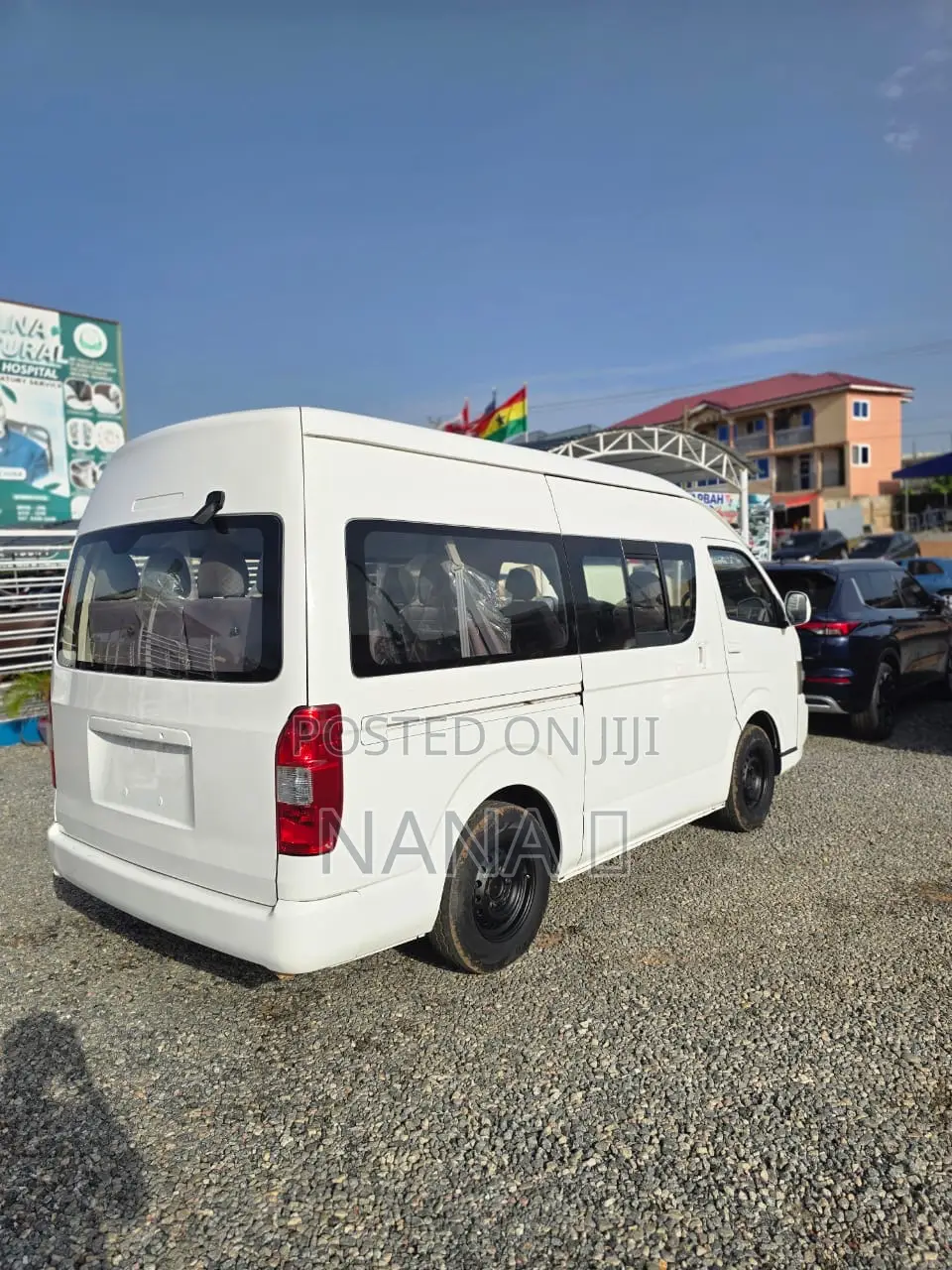 Toyota HiAce 2013 White