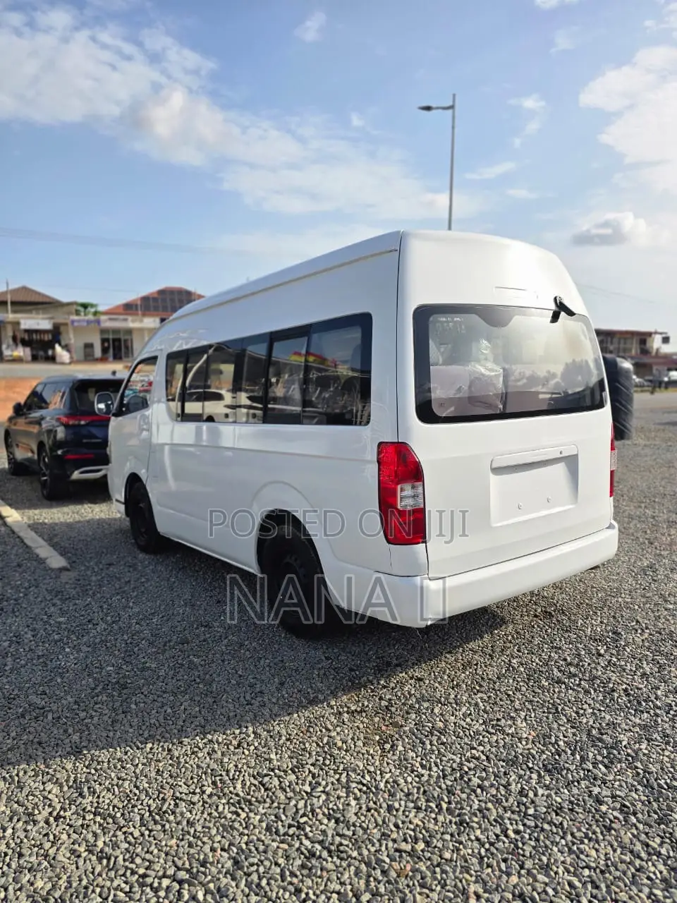 Toyota HiAce 2013 White