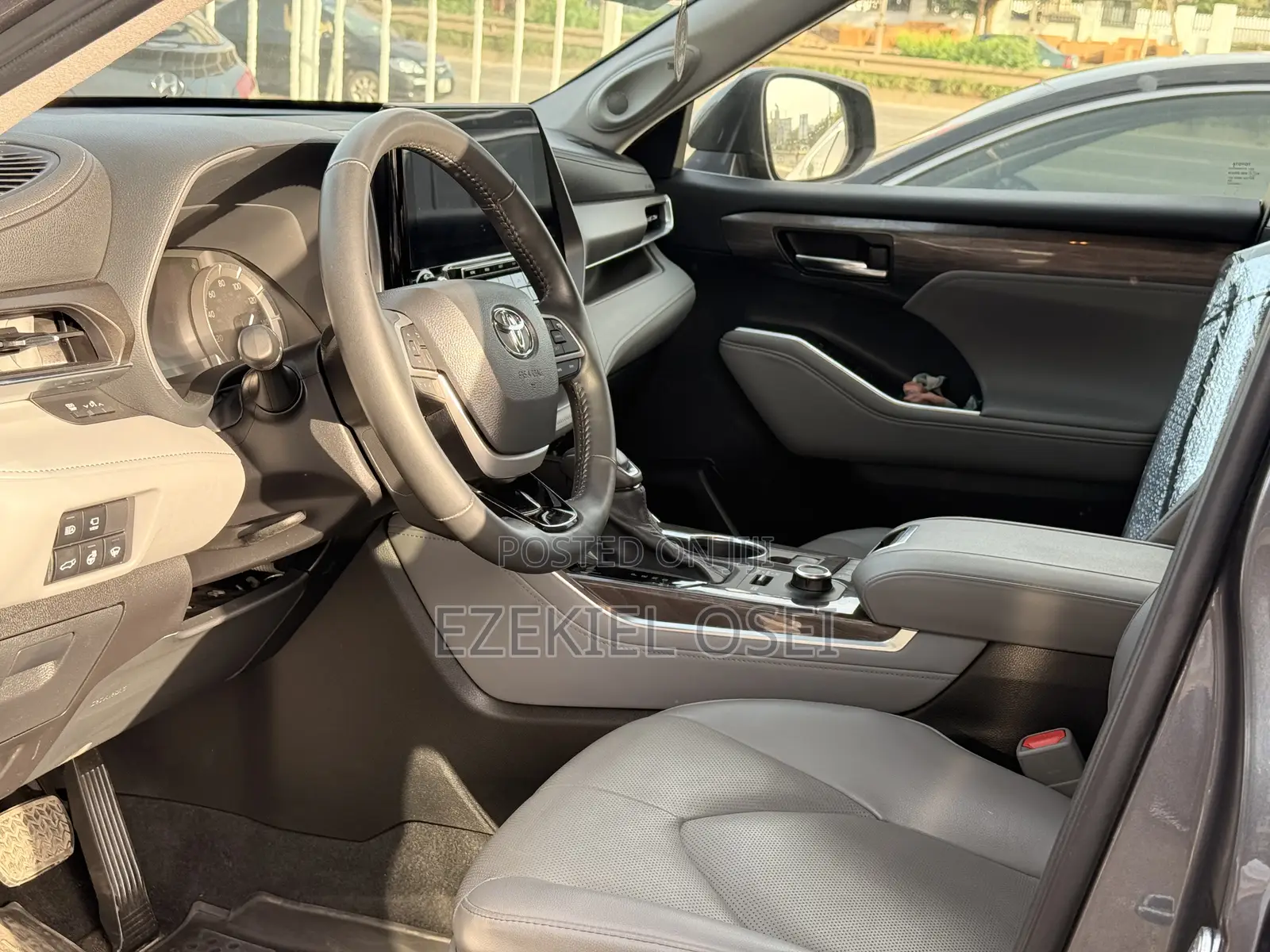 Toyota Highlander Limited 2022 Gray