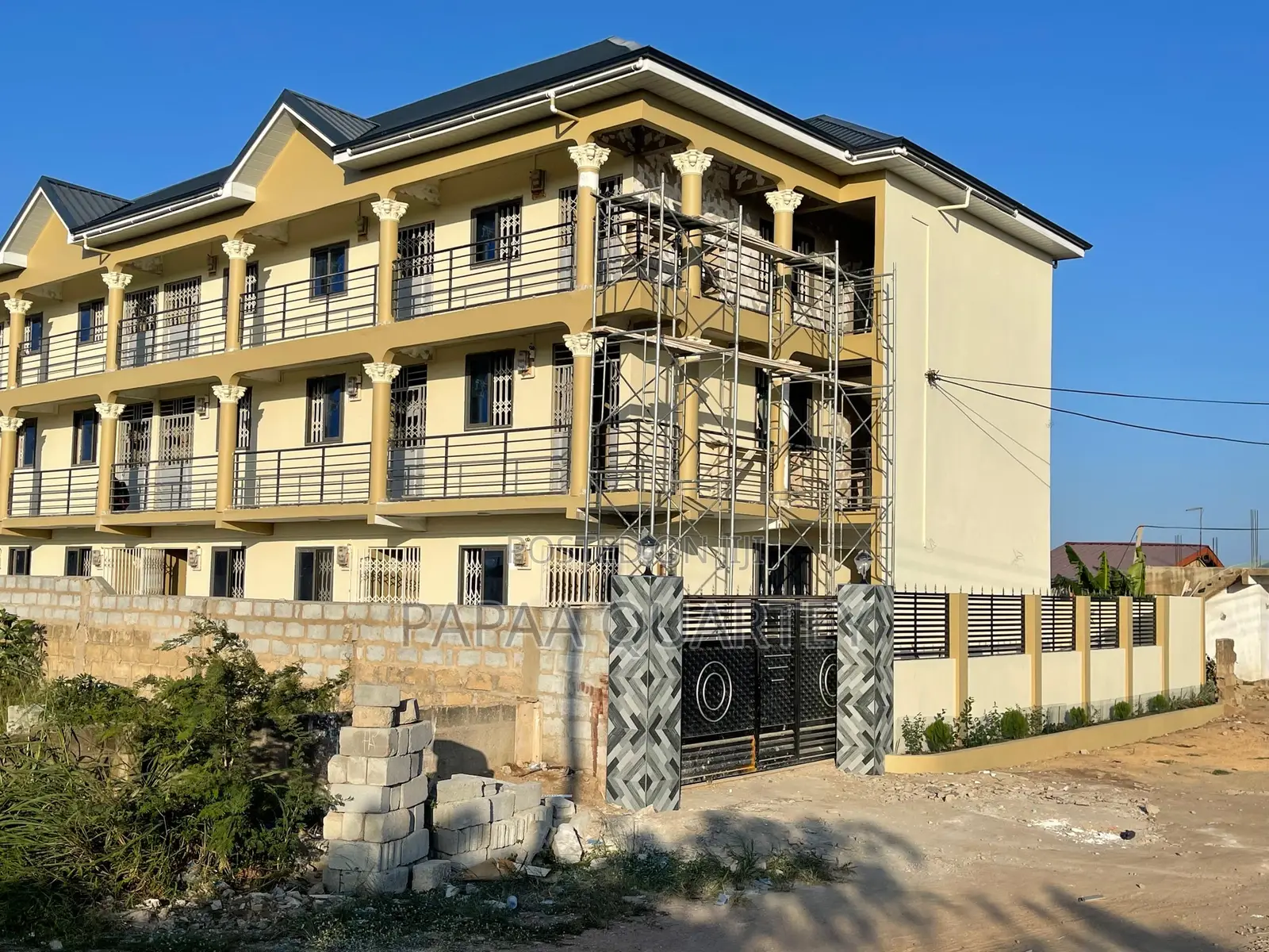 15bdrm Apartment in Kasoa for sale