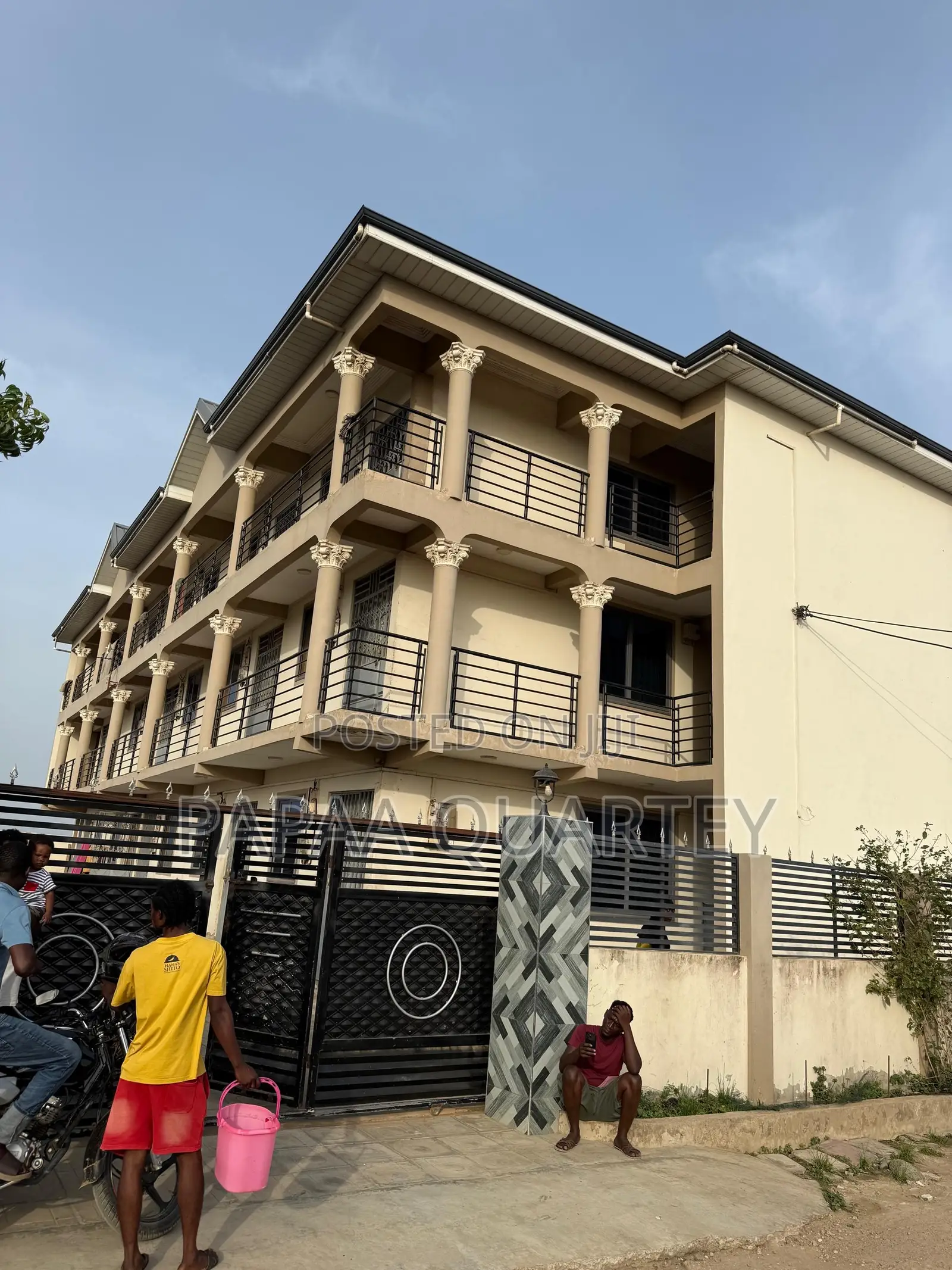 15bdrm Apartment in Kasoa for sale