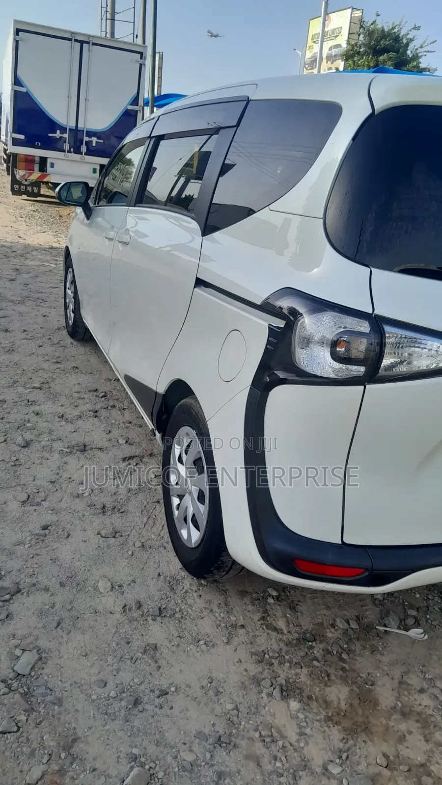 Toyota Sienta 2016 White