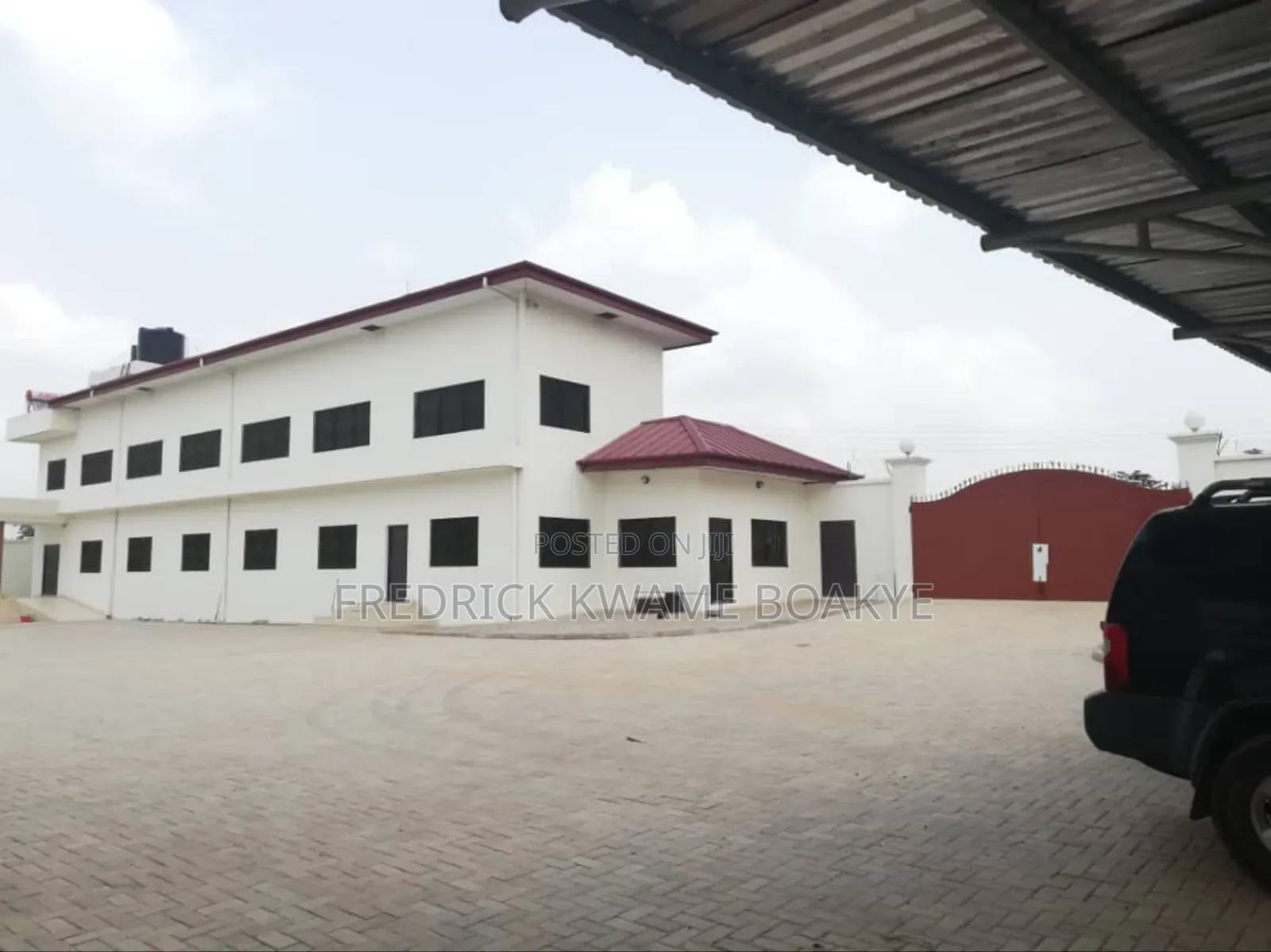 5 Plots of Land With Warehouse for Sale at Ejuso