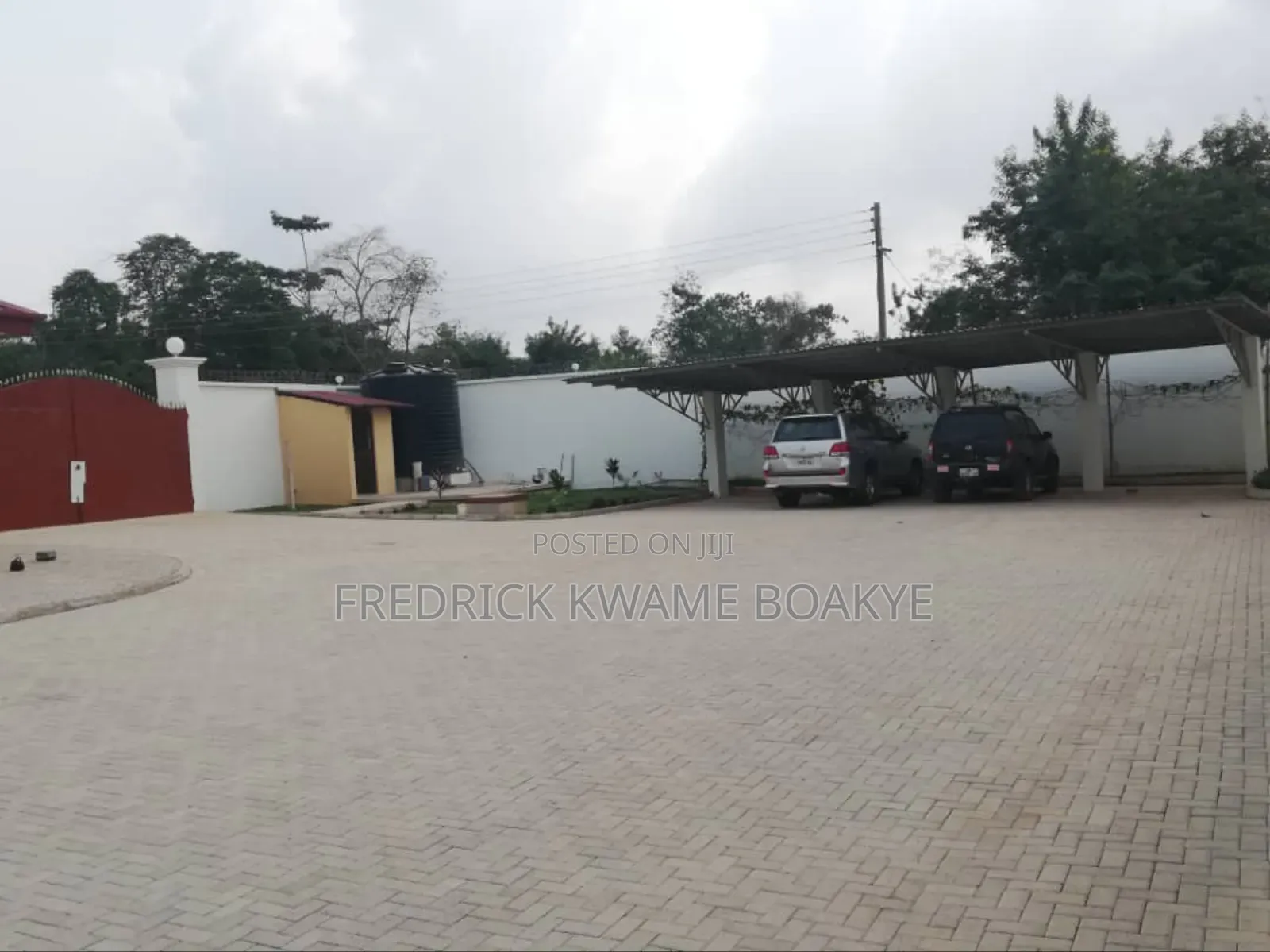 5 Plots of Land With Warehouse for Sale at Ejuso