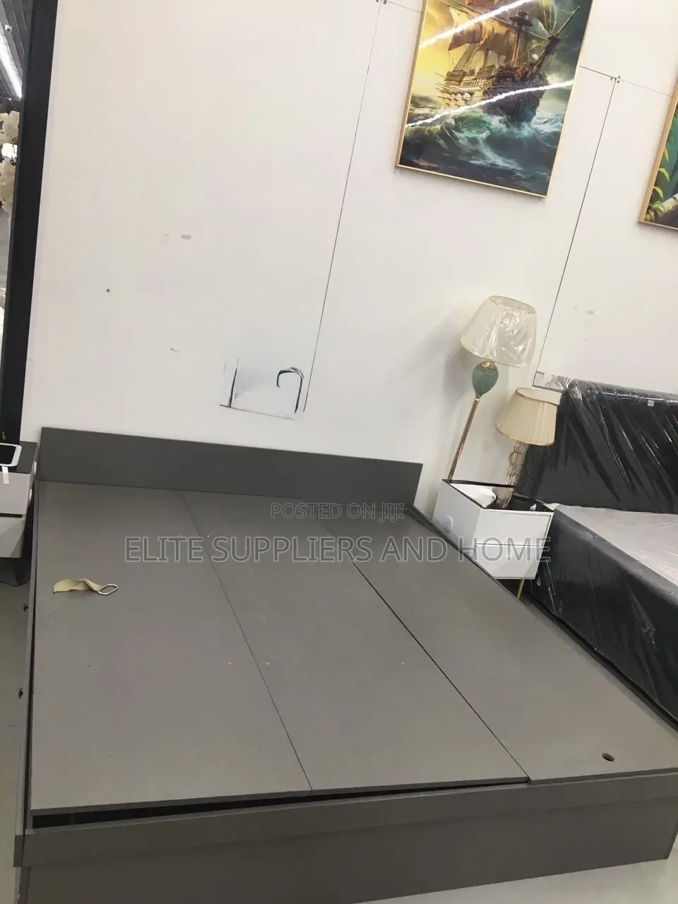 Storage Bed (Queen)