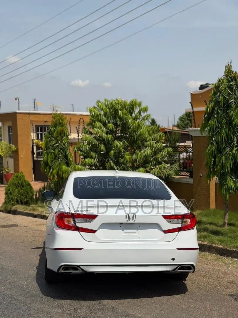 Honda Accord 2018 White
