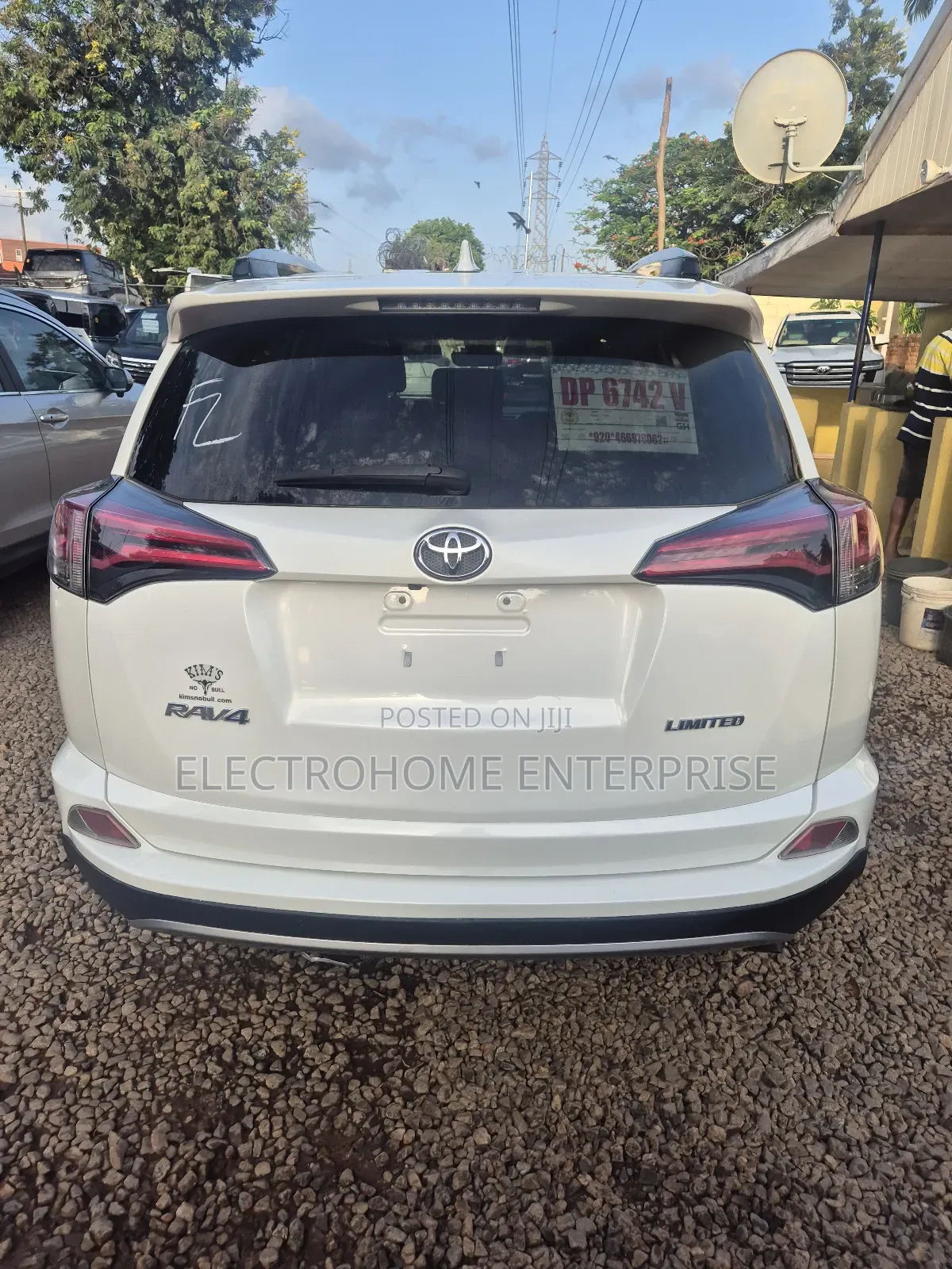 Toyota RAV4 Limited 4dr SUV AWD (2.5L 4cyl 6A) 2018 White