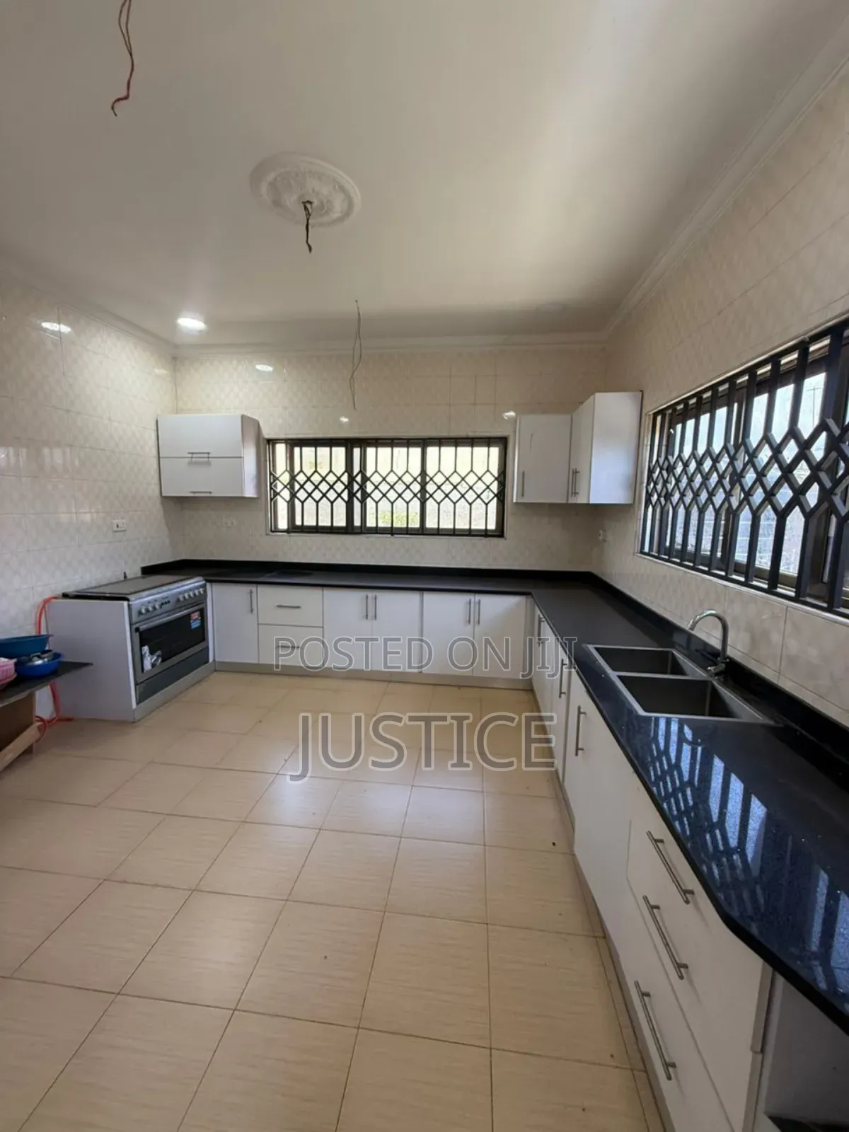 5bdrm House in Old Barrier for sale