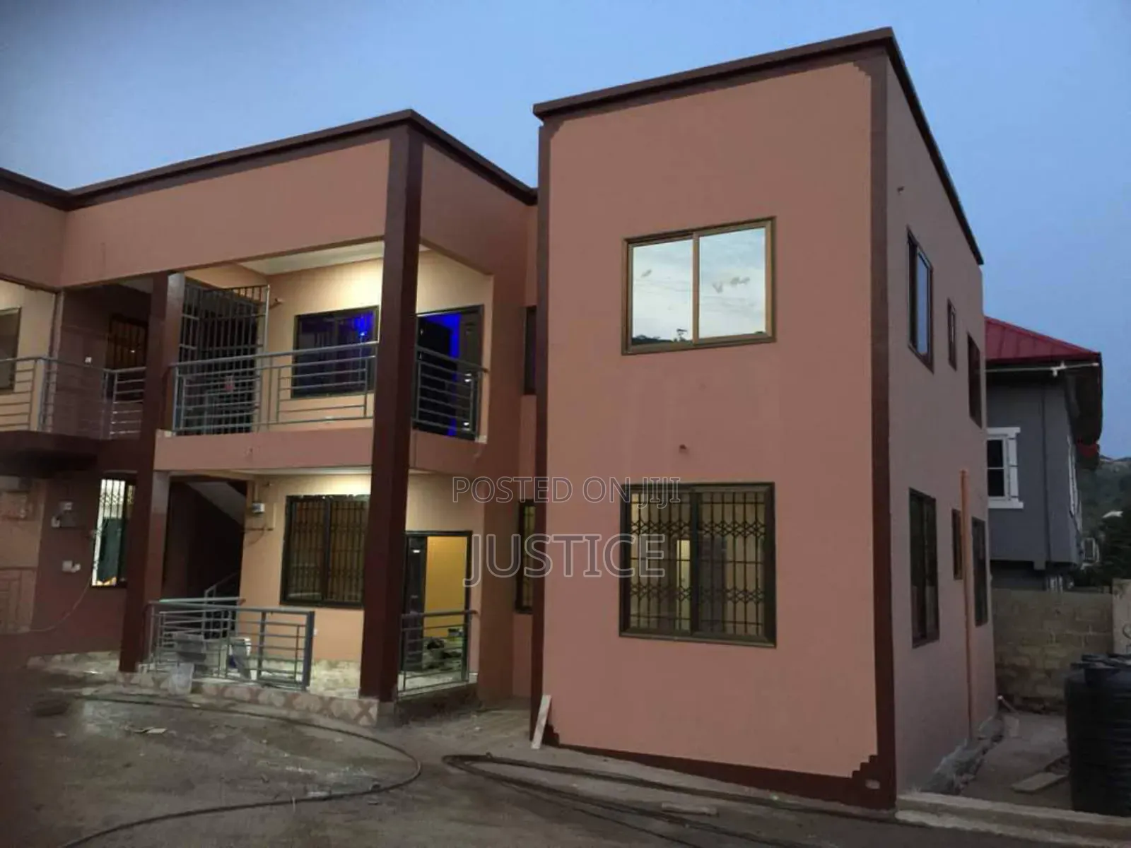 14bdrm Apartment in Aboam Kwabenya for sale