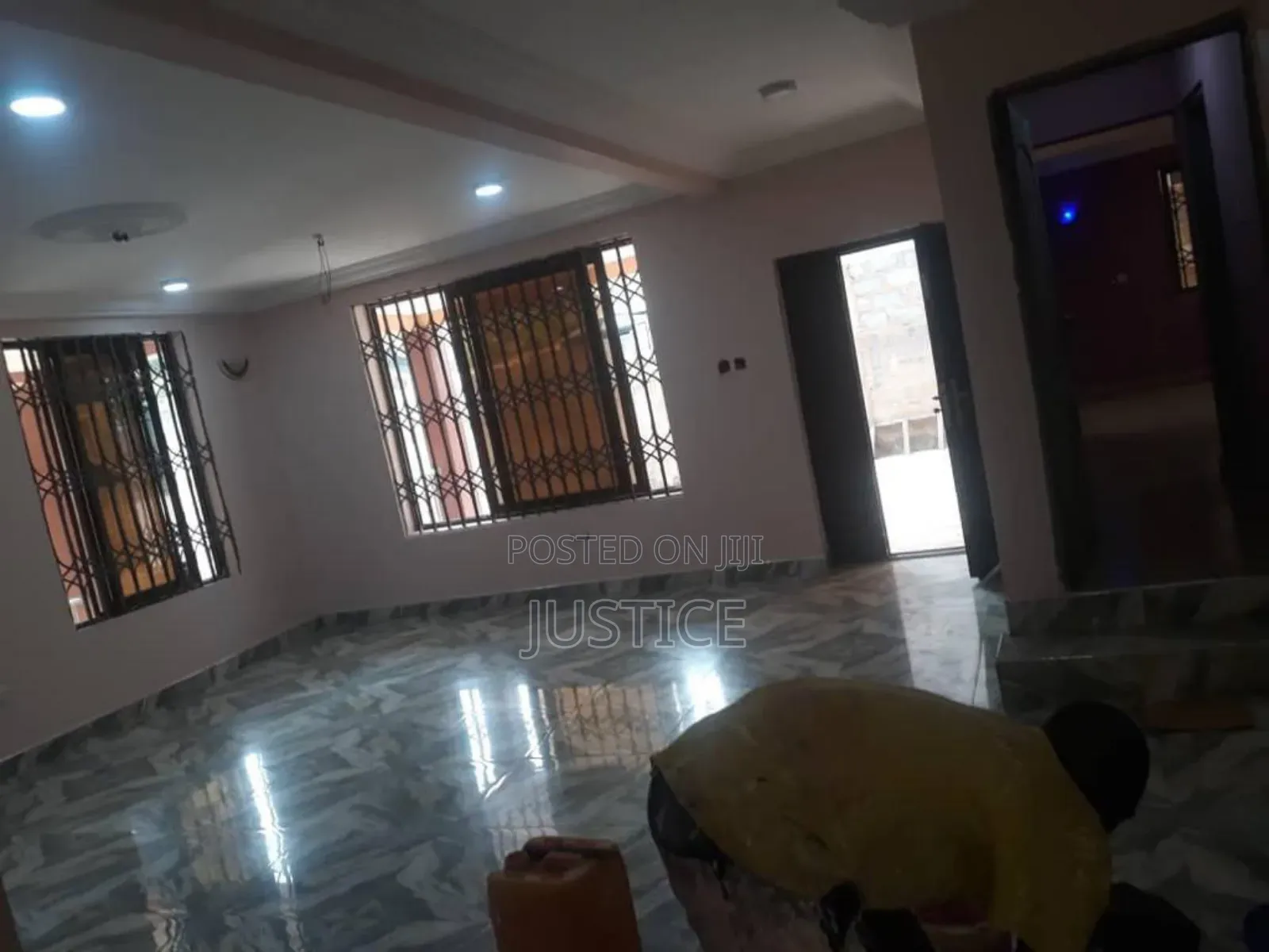 14bdrm Apartment in Aboam Kwabenya for sale