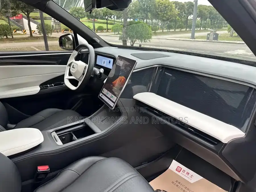 New Geely Galaxy L7 2025 Gray