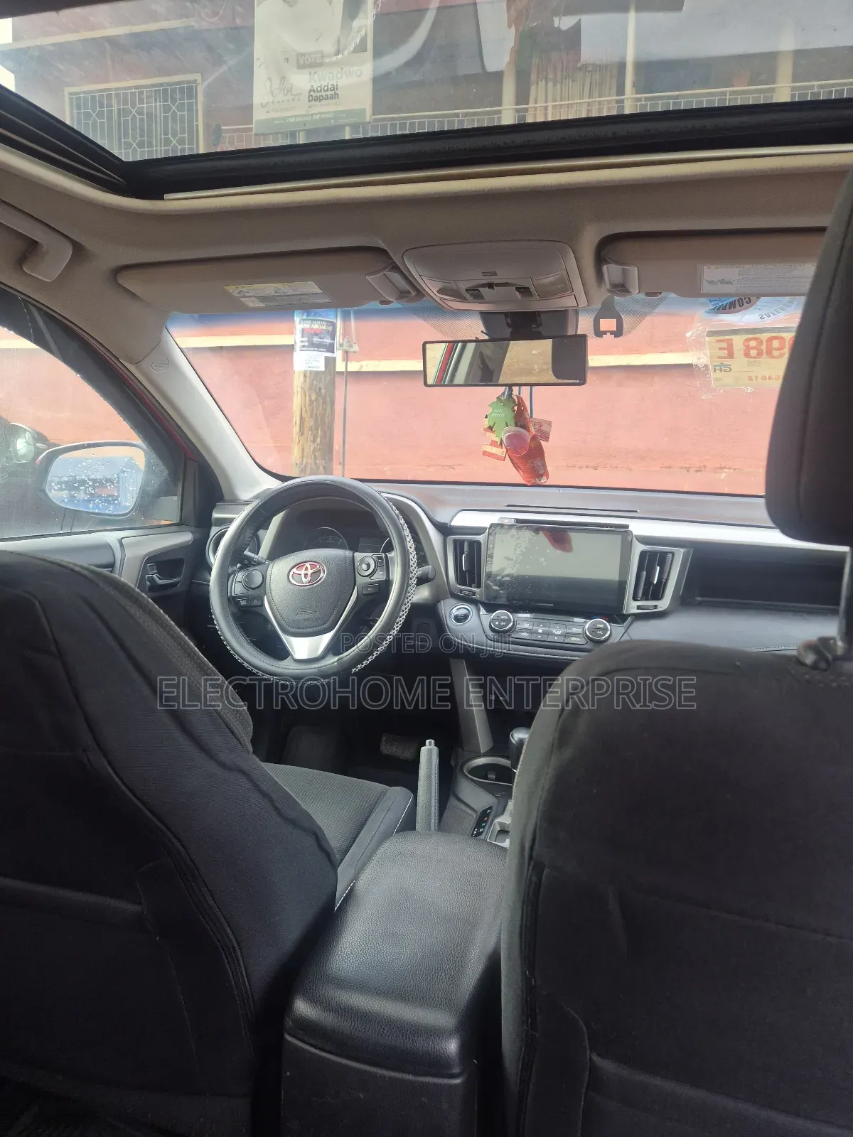 Toyota RAV4 XLE AWD (2.5L 4cyl 6A) 2017 Red