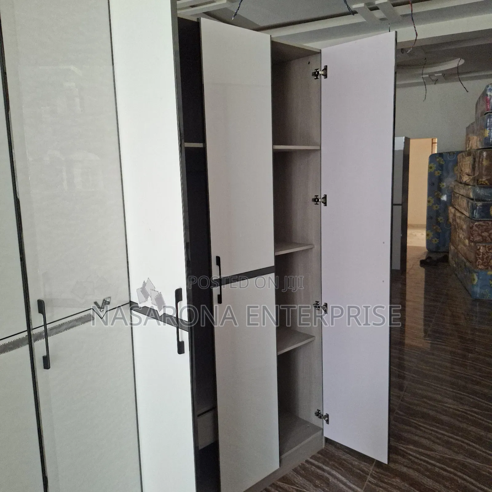 High Gloss 3 Door Double Wardrobe 120x55x220cm Kmo3-B-9