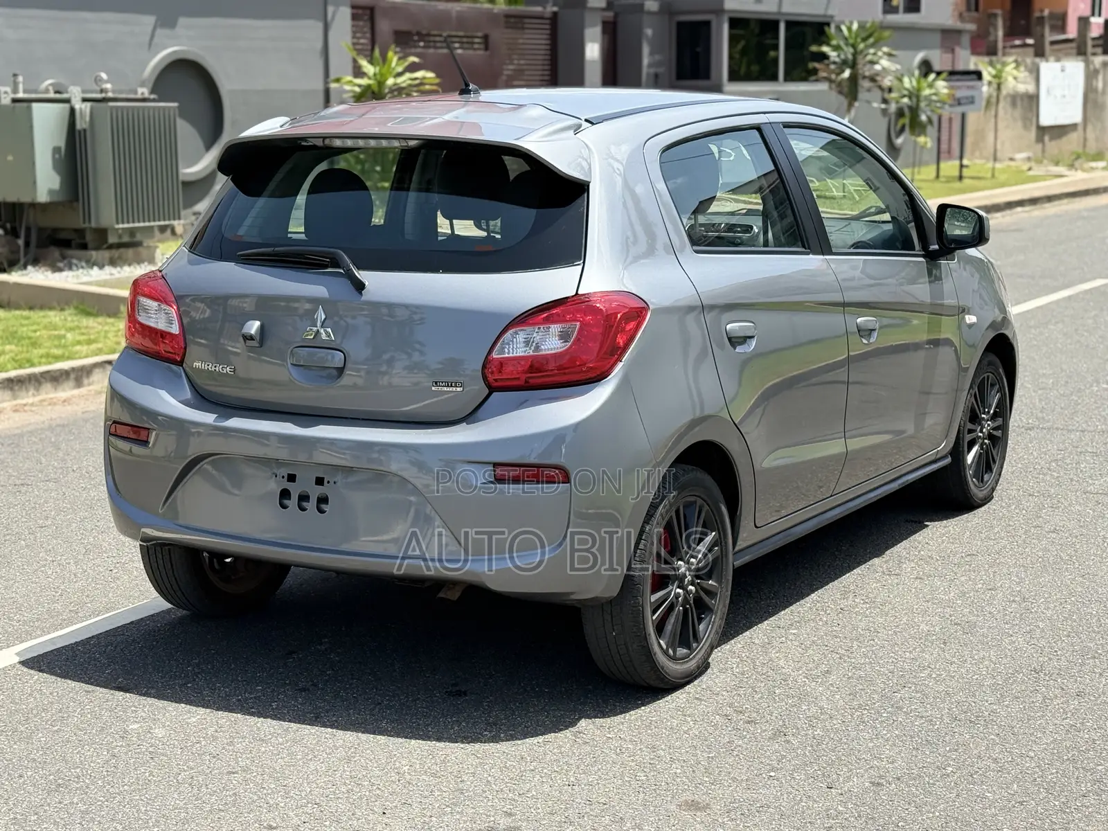 Mitsubishi Mirage SE 2020 Gray