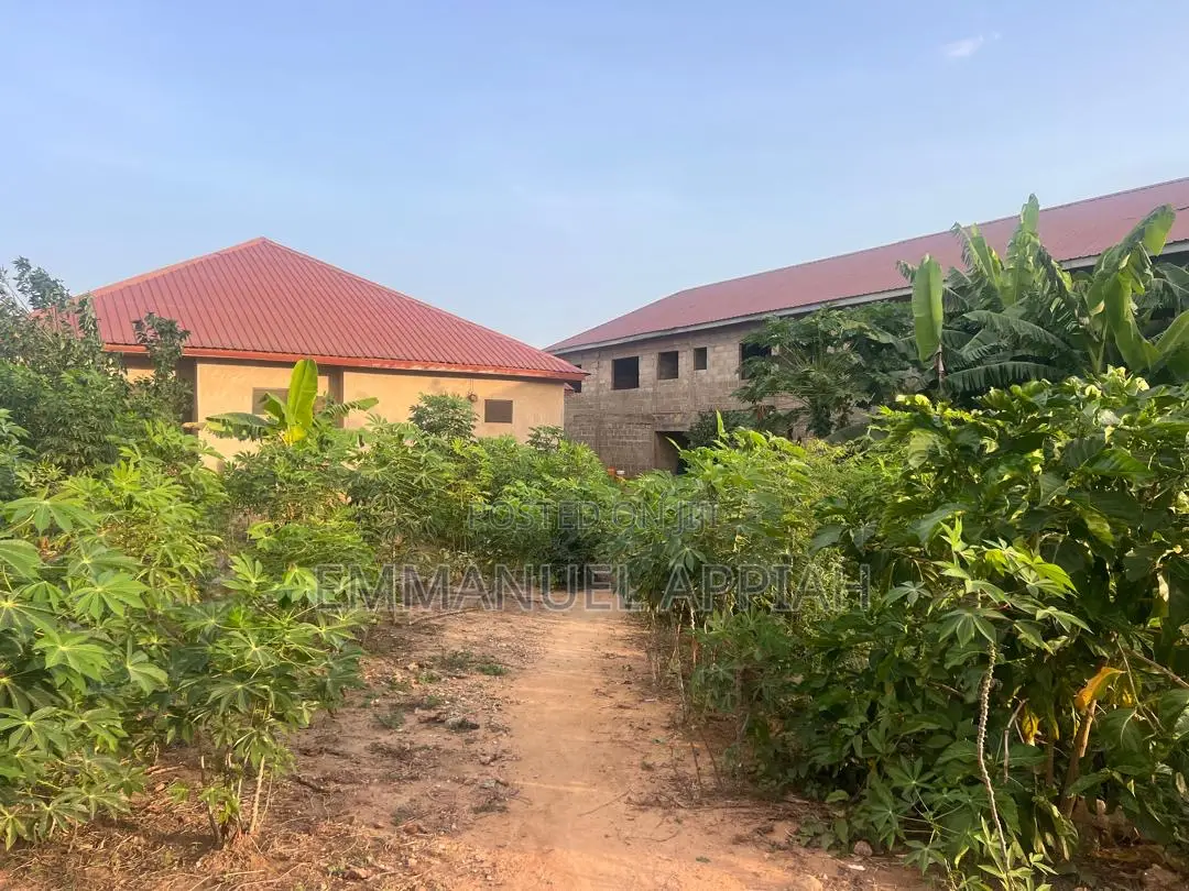 10 Stores and 10 Apt for Sale at Kasoa Opeikuma