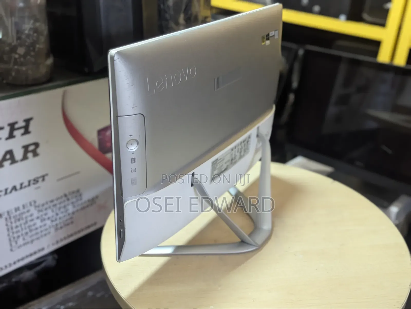 Desktop Computer Lenovo ideacentre 720 8GB Intel Core i5 SSD 256GB