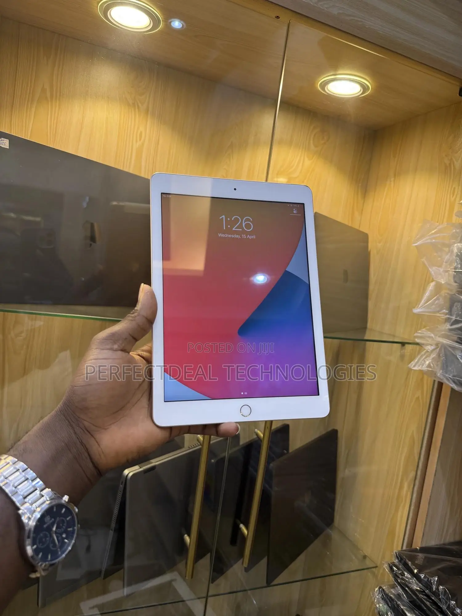 New Apple iPad 9.7 32 GB