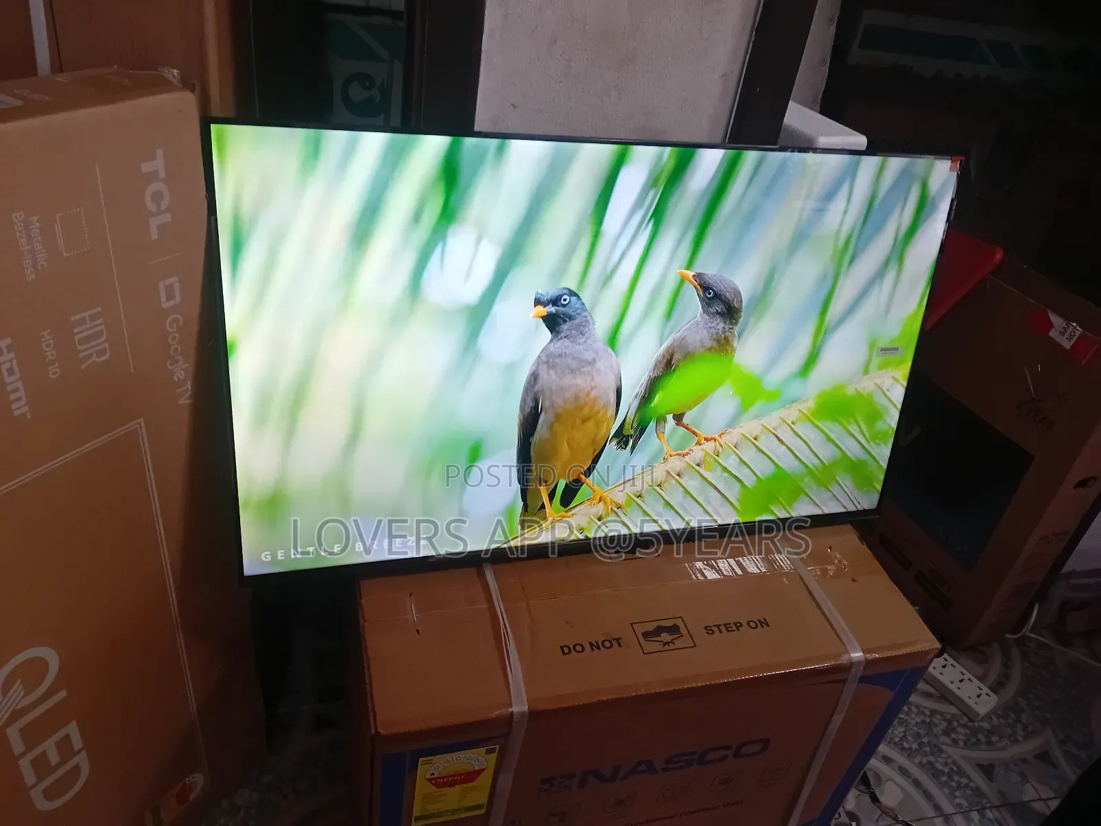 TCL 43" Smart Qled Tv Design With Sleek Design.