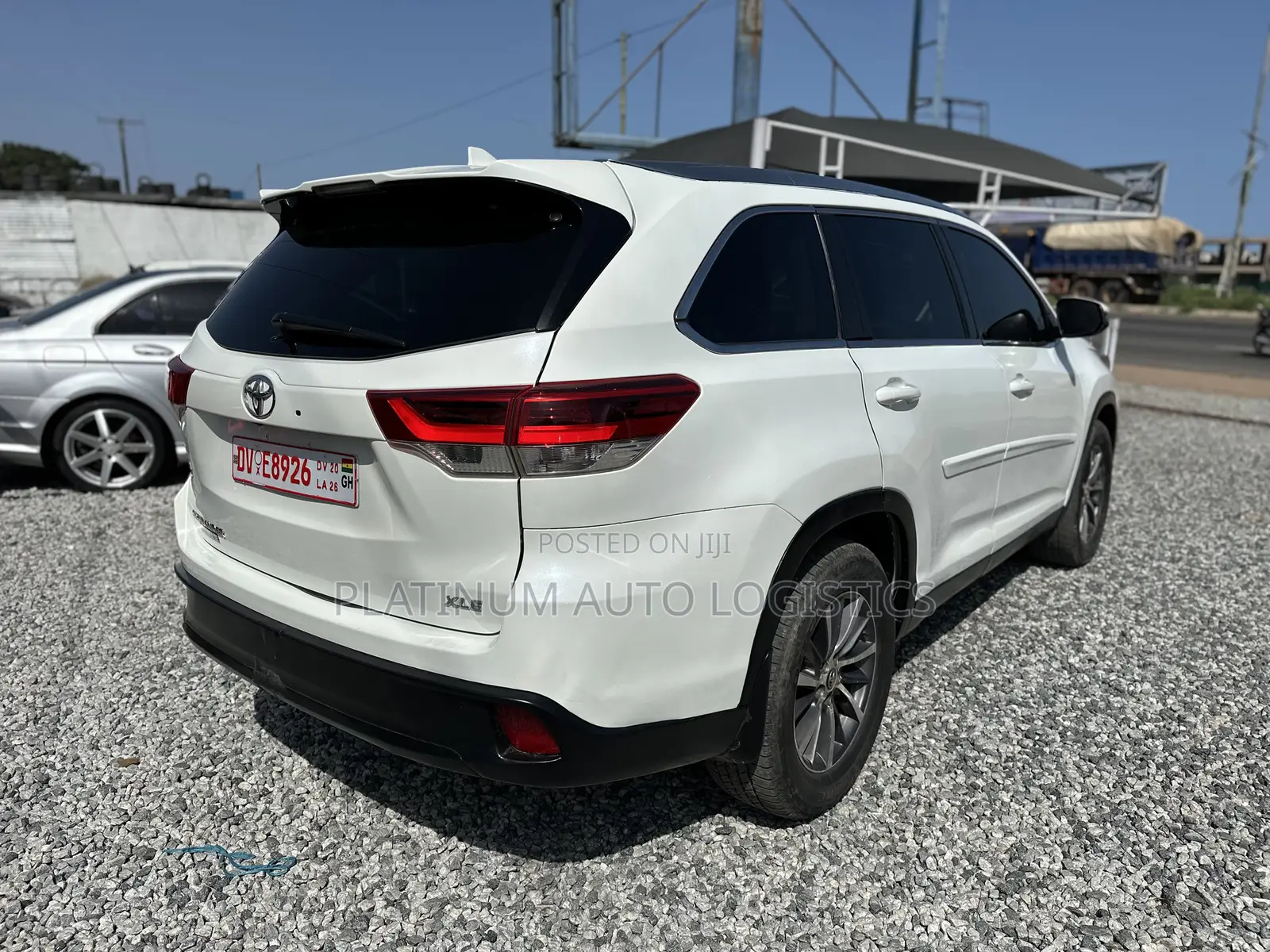 Toyota Highlander XLE 4x4 V6 (3.5L 6cyl 8A) 2018 White