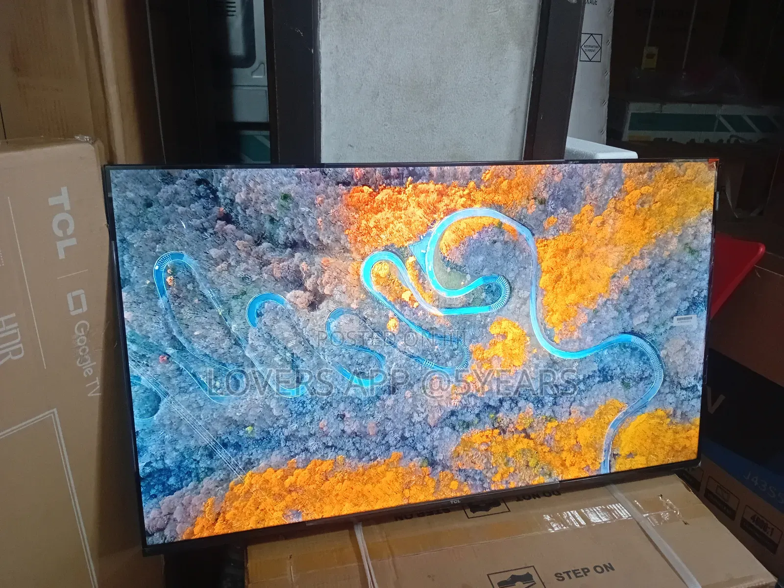 TCL 43" Qled Smart Tv With HDR Support.