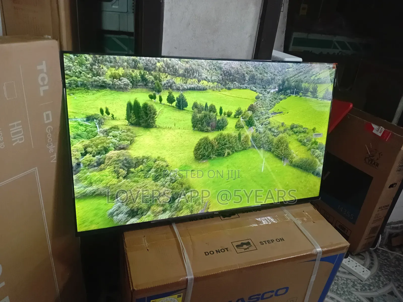TCL 43inches Qled Uhd Wifi Bluetooth Tv.