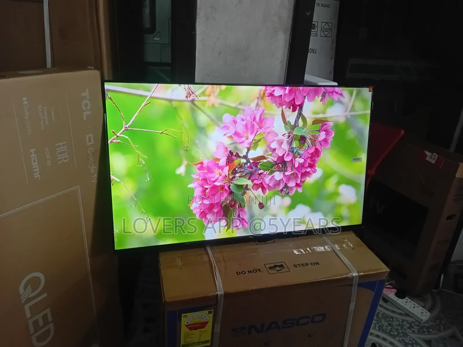 TCL Q43led Smart Tv With Crystal Clear Picture.