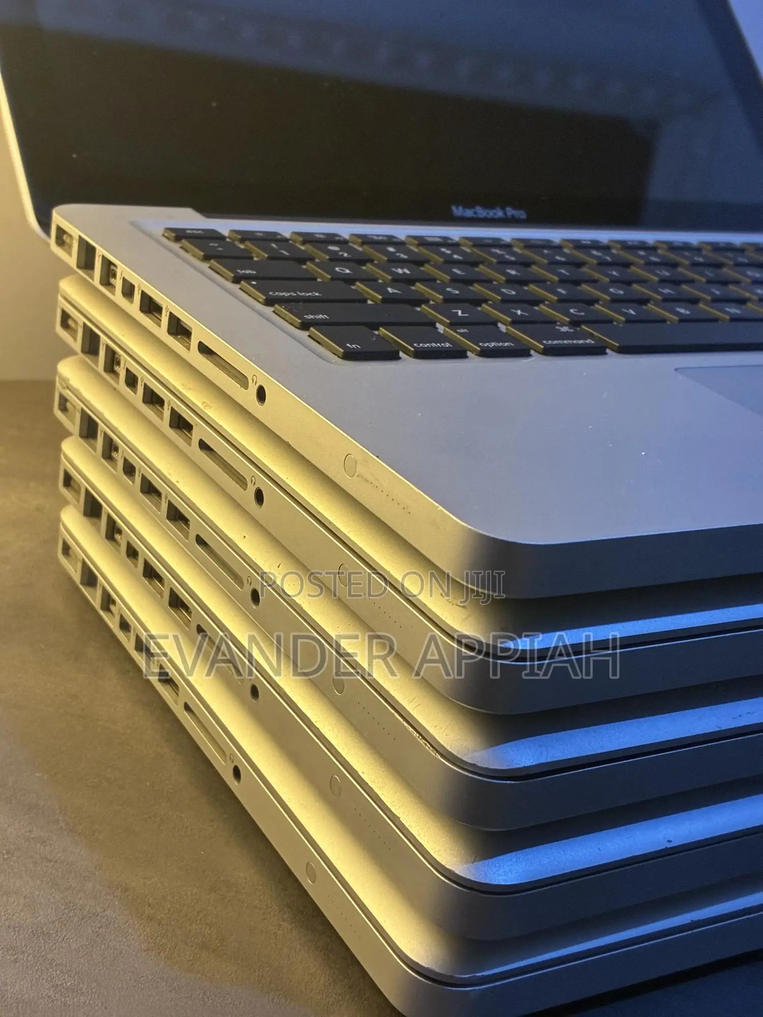 Laptop Apple MacBook 2011 8GB Intel Core i5 HDD+SSD 500GB