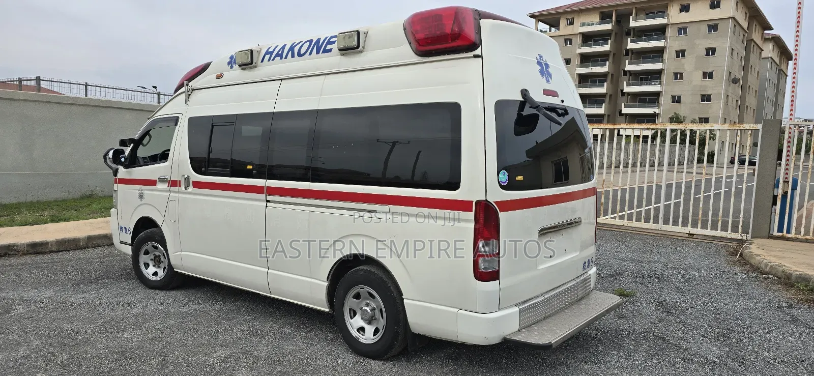 Toyota HiAce 2013 White